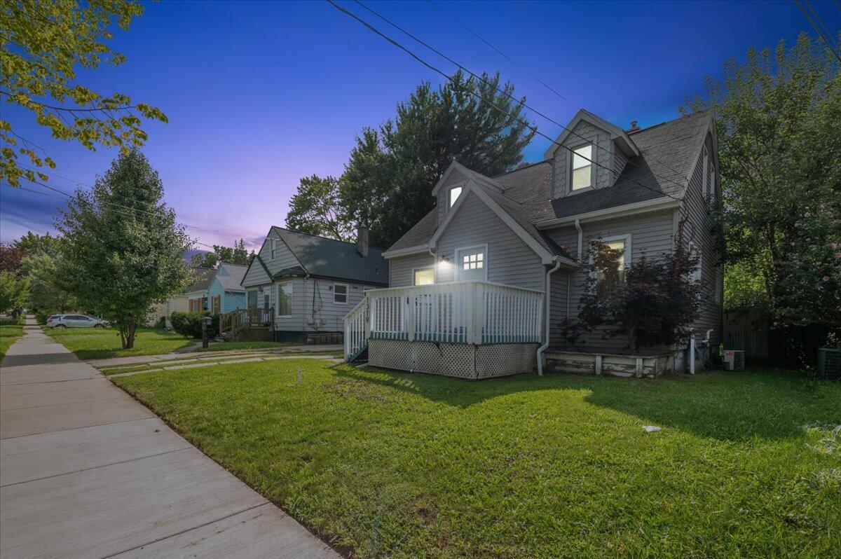1319 Diamond Avenue NE Grand Rapids MI 49505