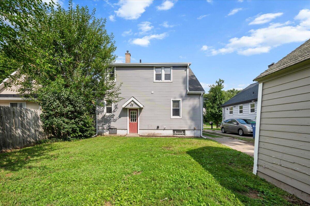1319 Diamond Avenue NE Grand Rapids MI 49505