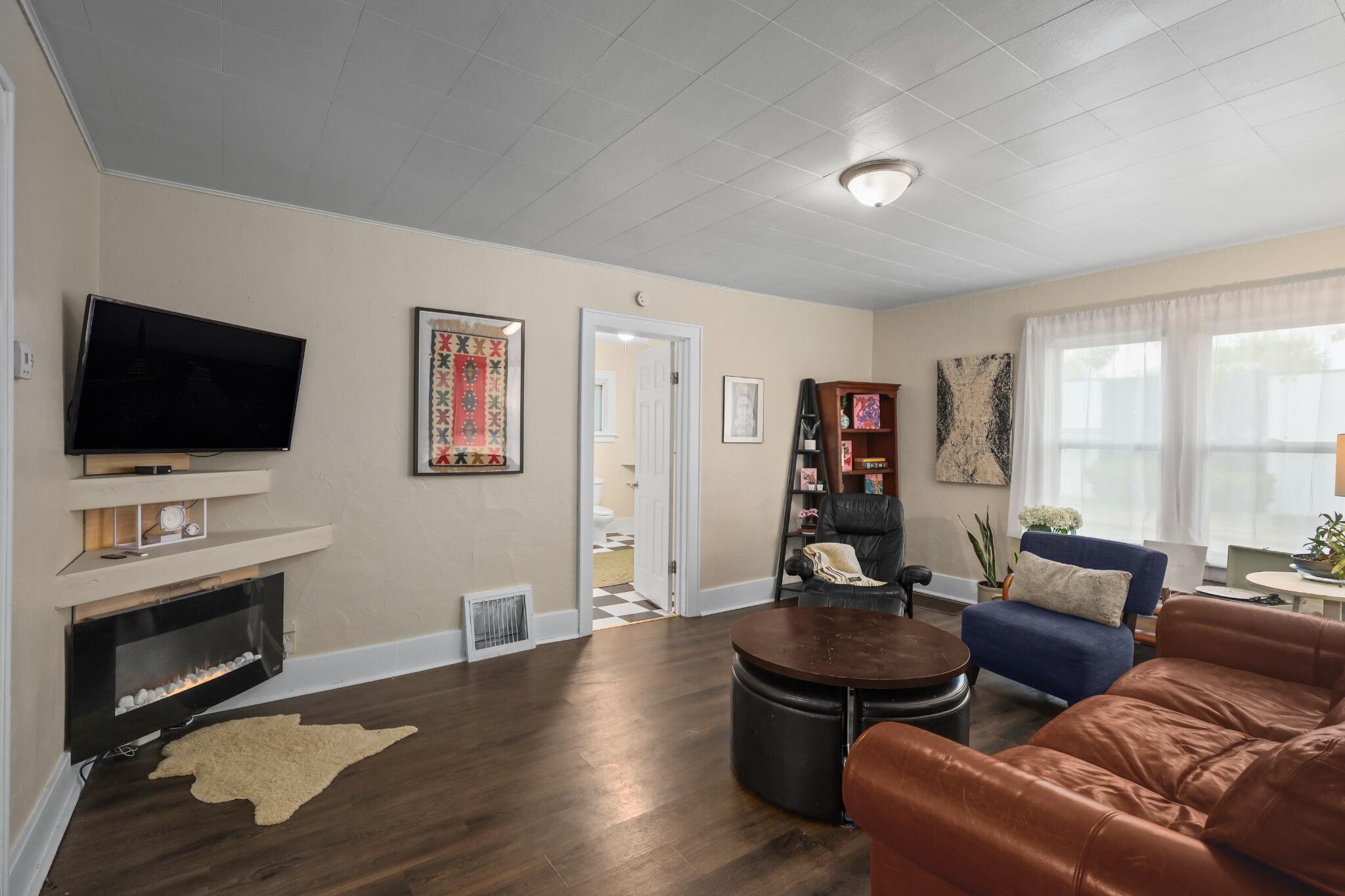 1294 E Apple Avenue Muskegon MI 49442