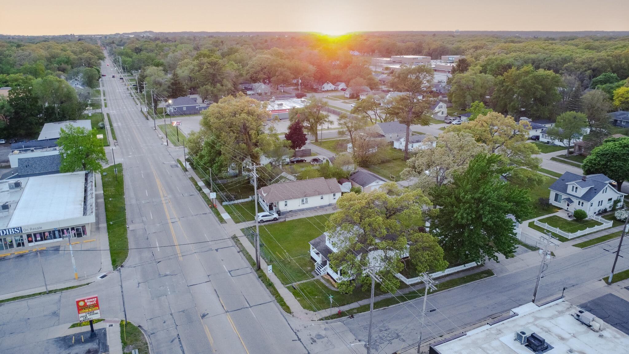 1294 E Apple Avenue Muskegon MI 49442
