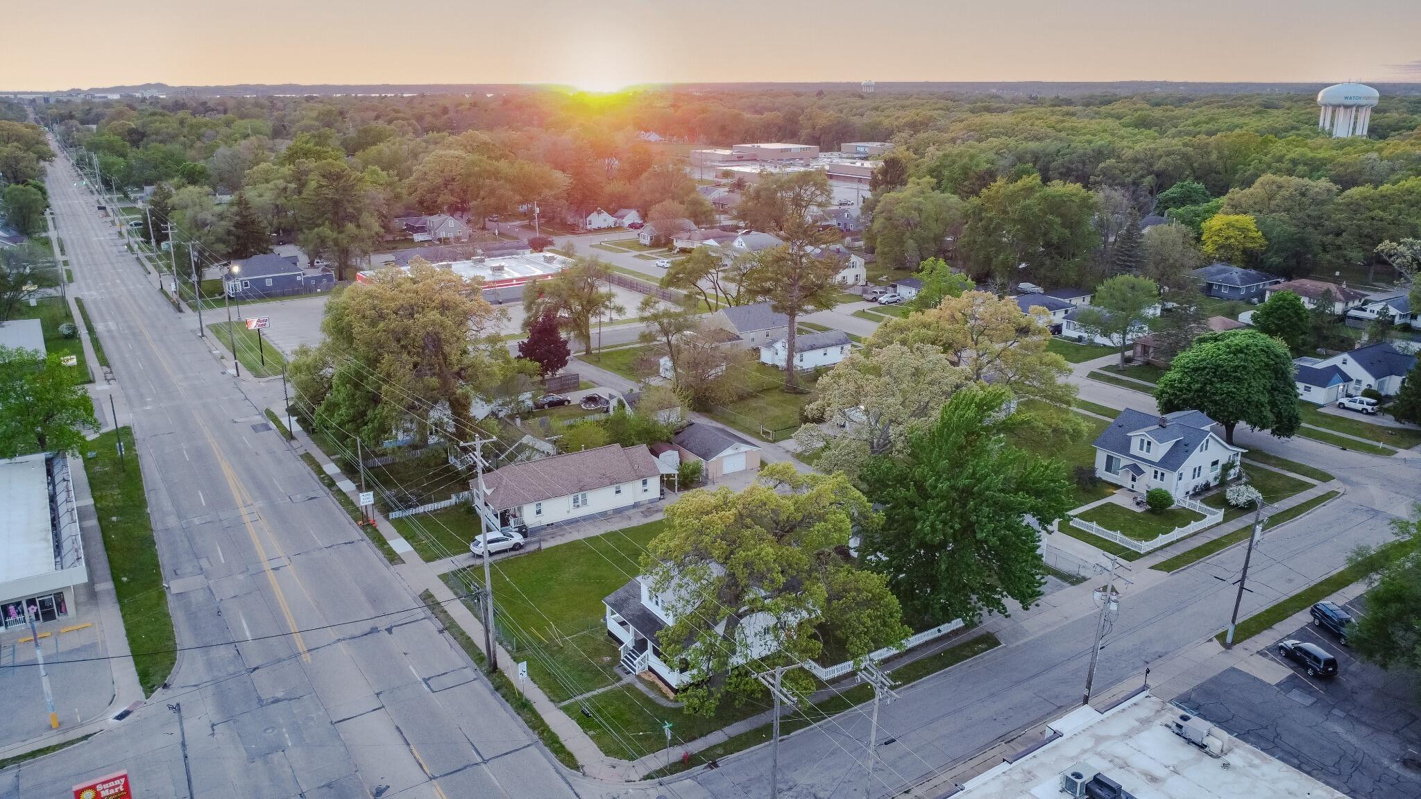1294 E Apple Avenue Muskegon MI 49442