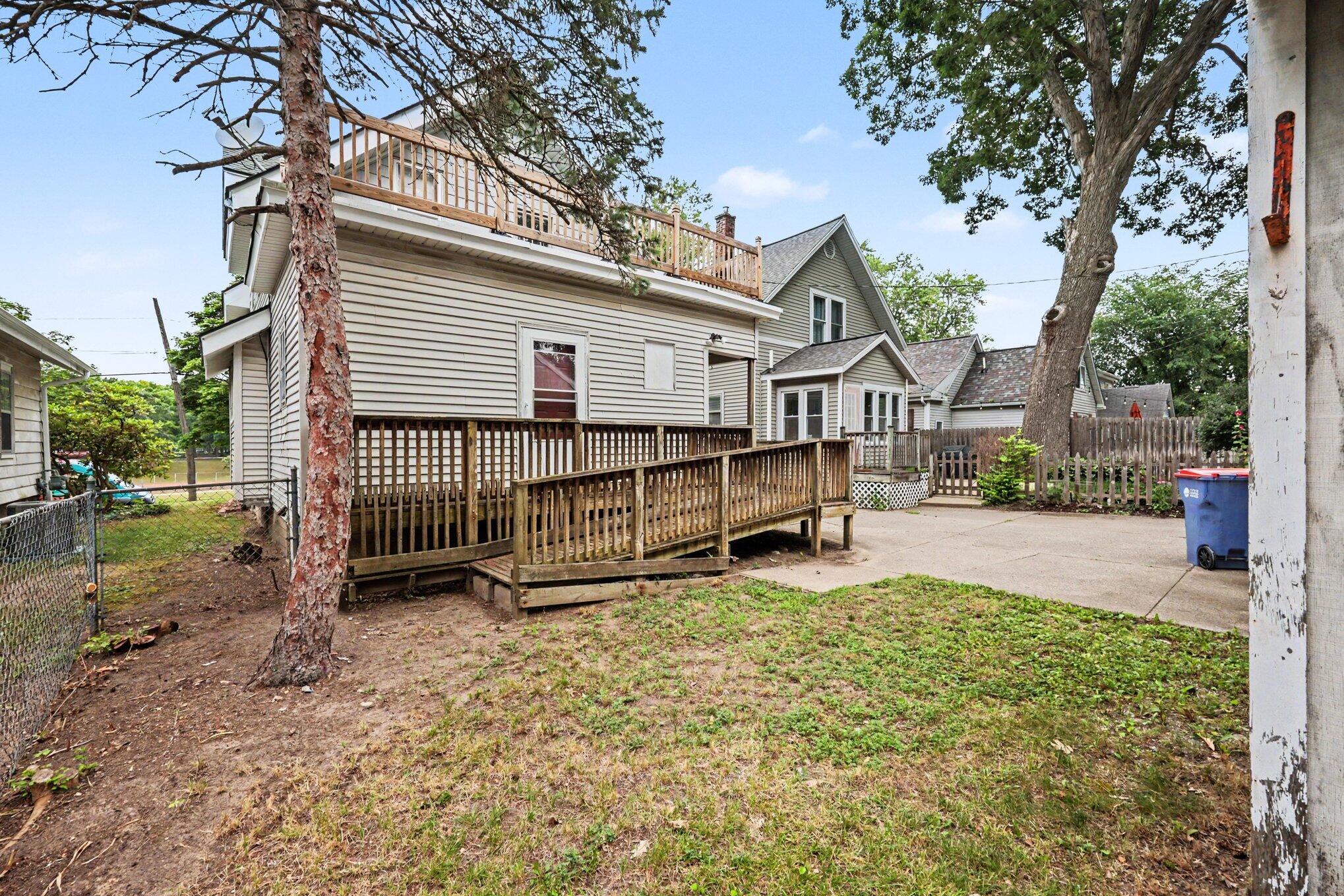 326 Dean Street NE Grand Rapids MI 49505