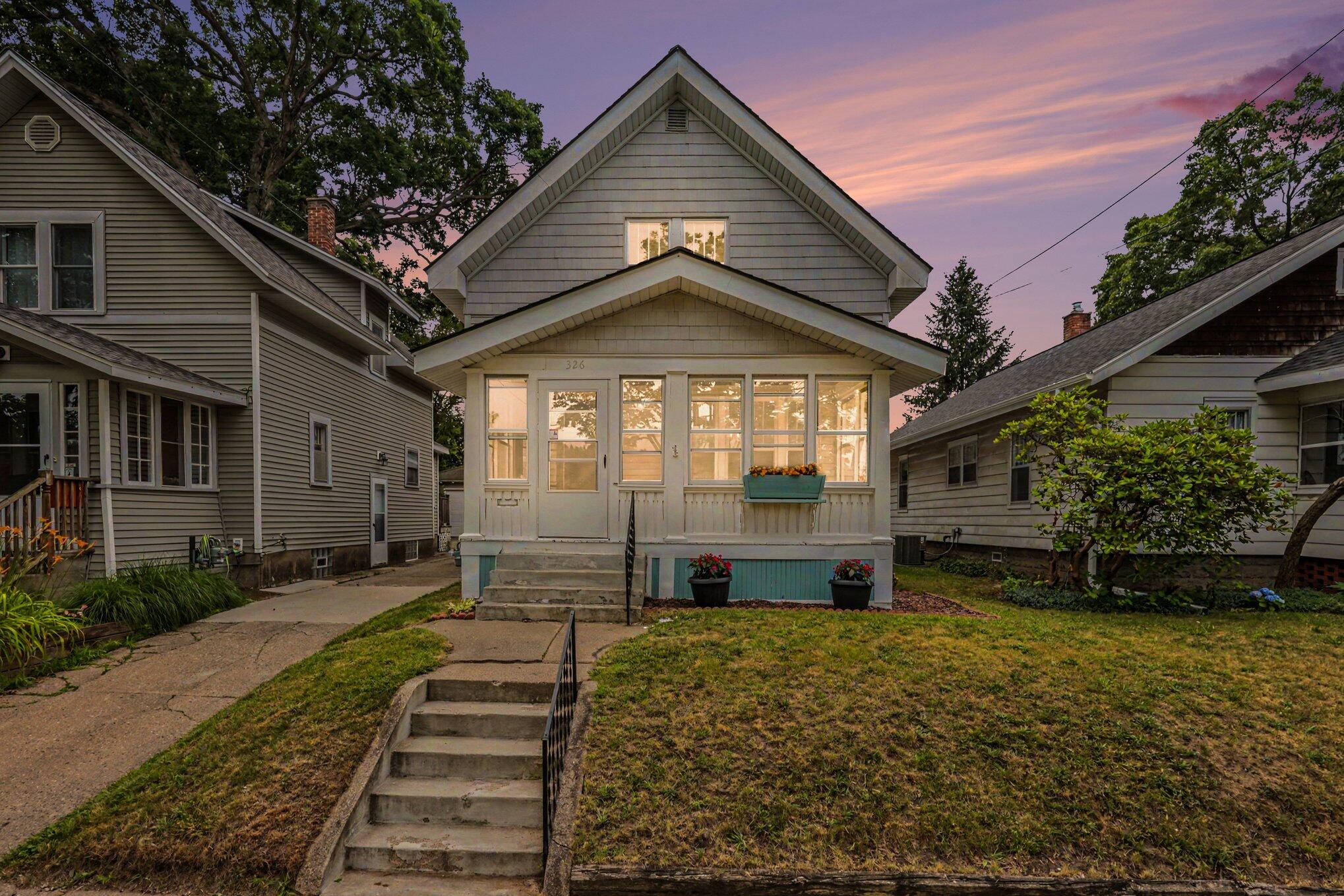 326 Dean Street NE Grand Rapids MI 49505