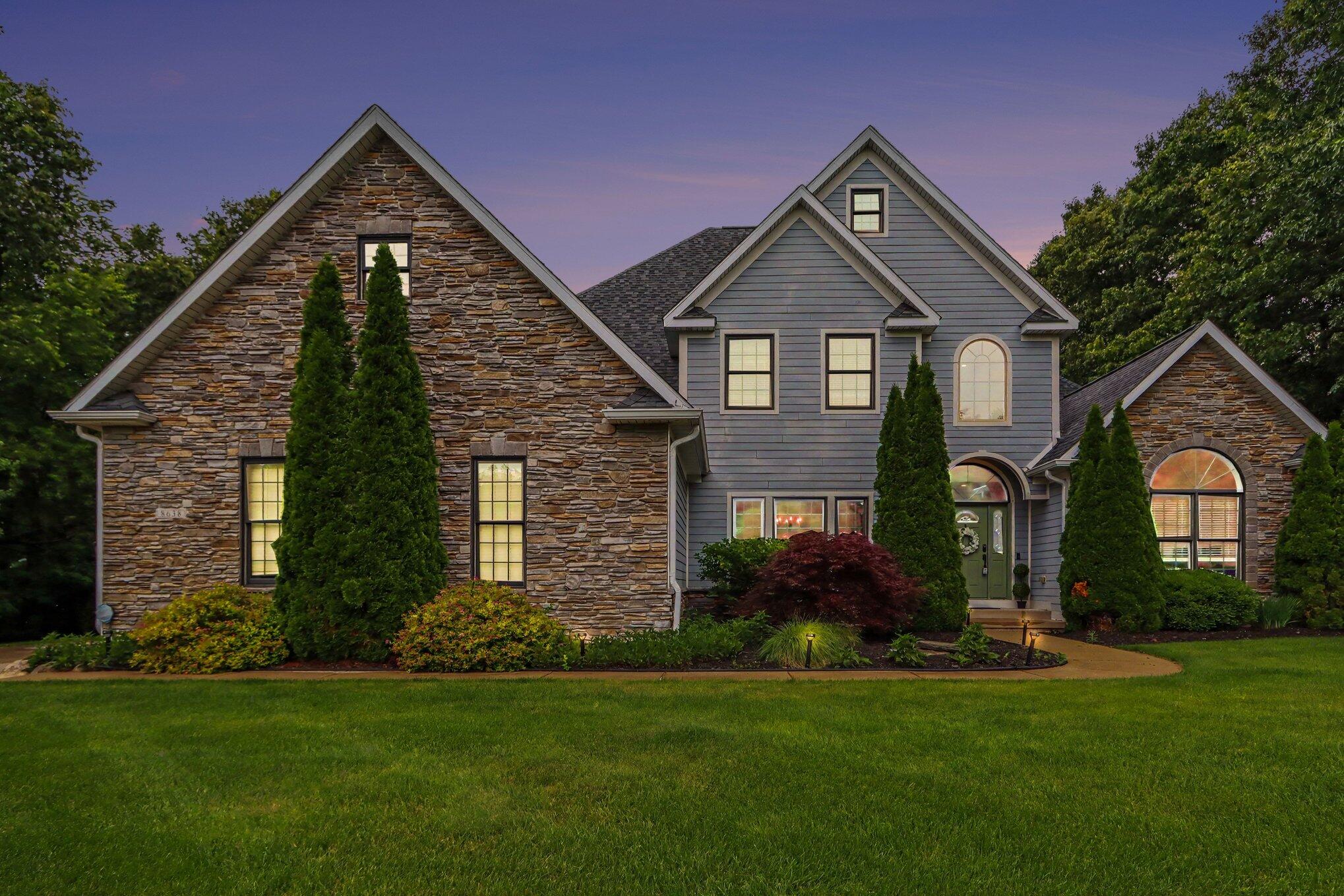 Kalamazoo MI, 8638 Weeping Pine Lane