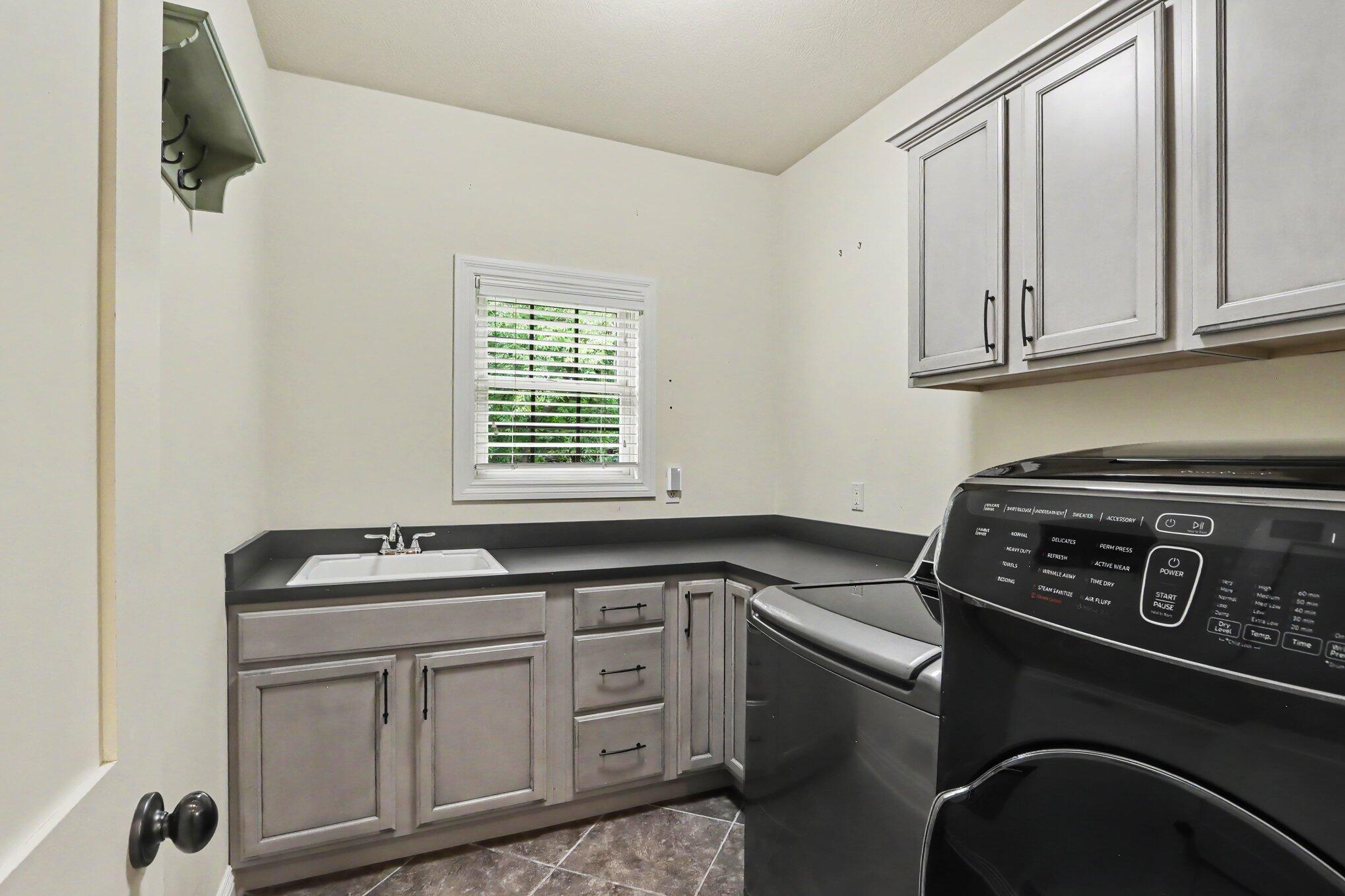 8638 Weeping Pine Lane Kalamazoo MI 49009