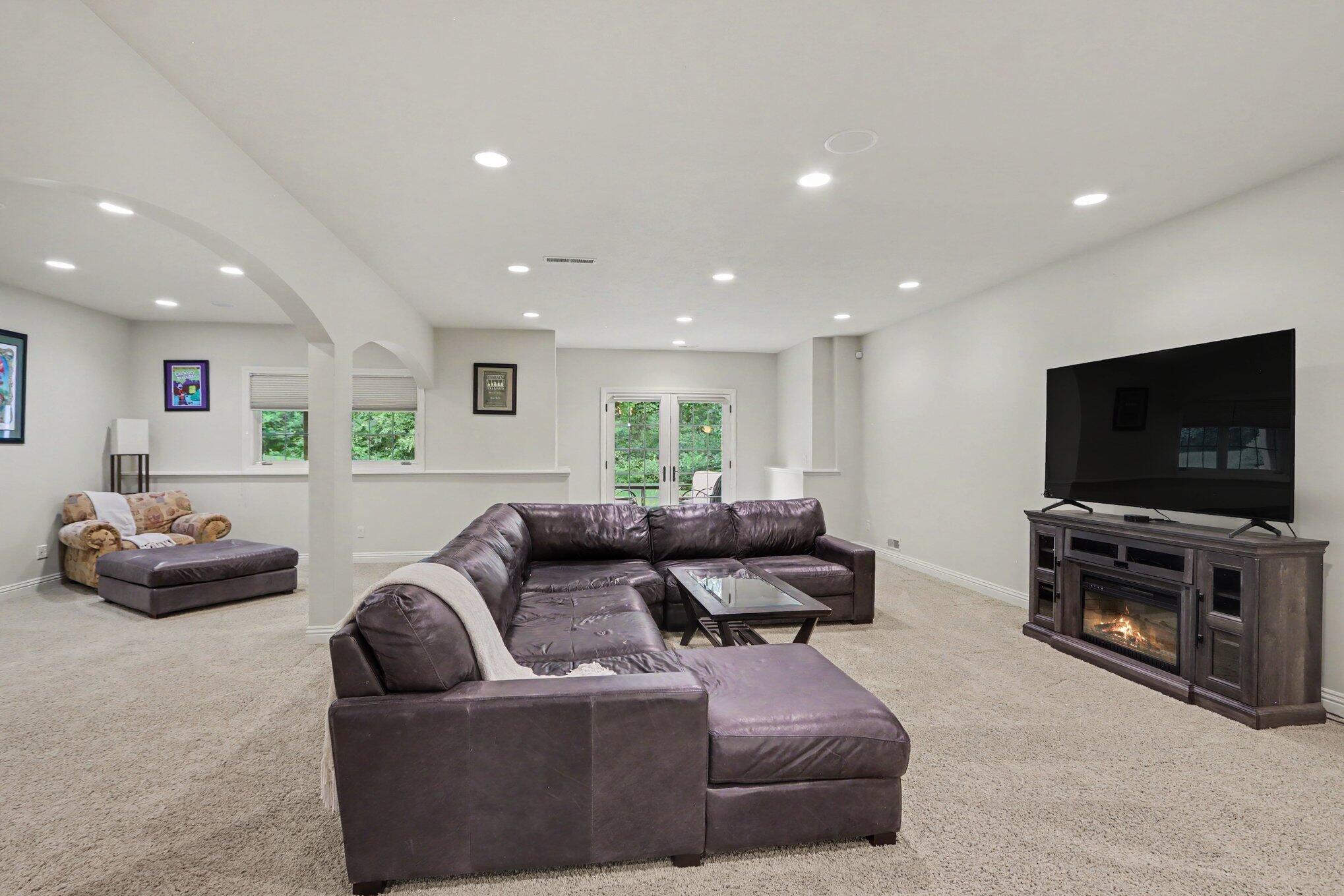 8638 Weeping Pine Lane Kalamazoo MI 49009