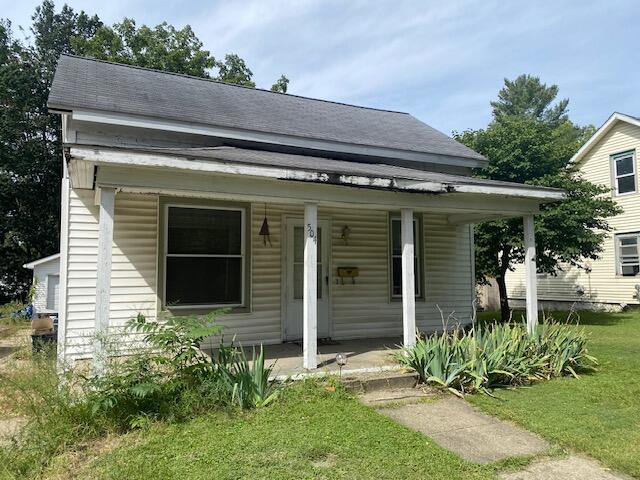 504 S Red Bud Trail Buchanan MI 49107
