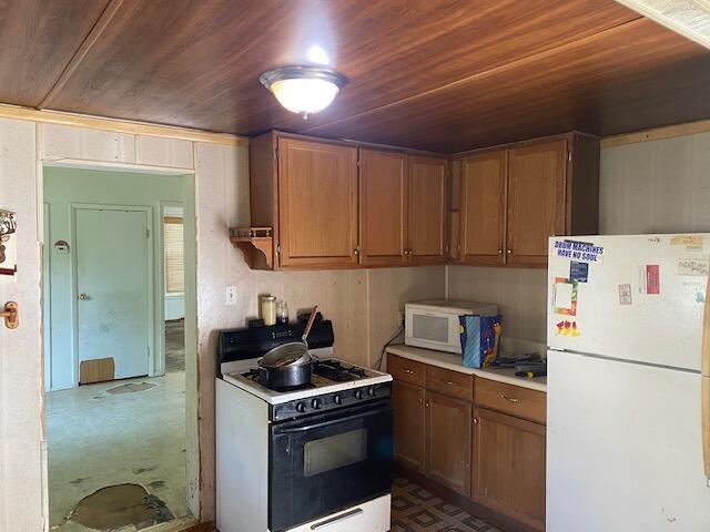 504 S Red Bud Trail Buchanan MI 49107