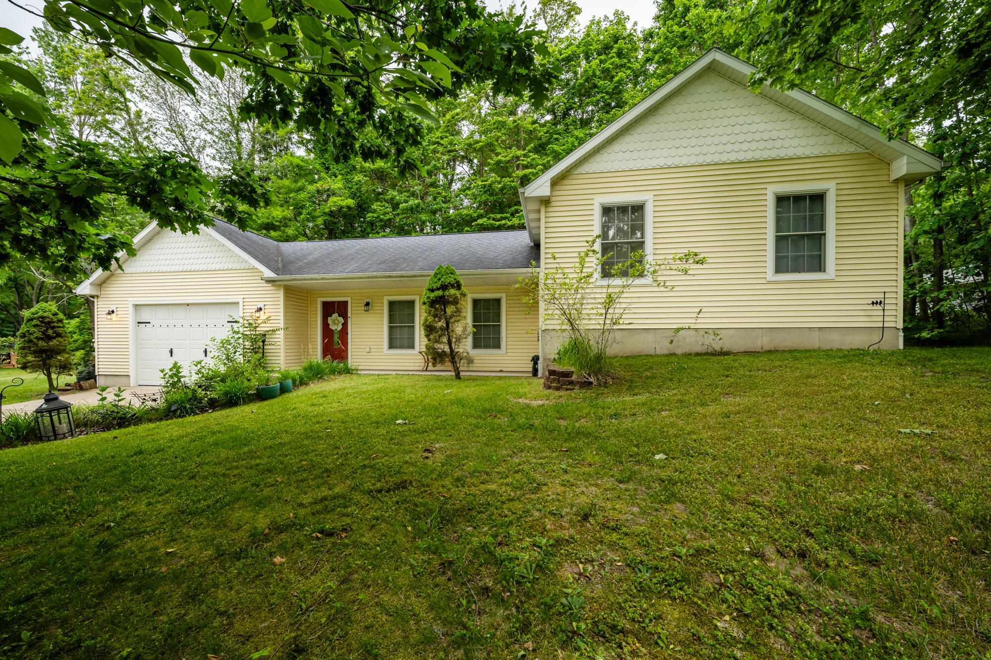 6278 Harrison Street Coloma MI 49038