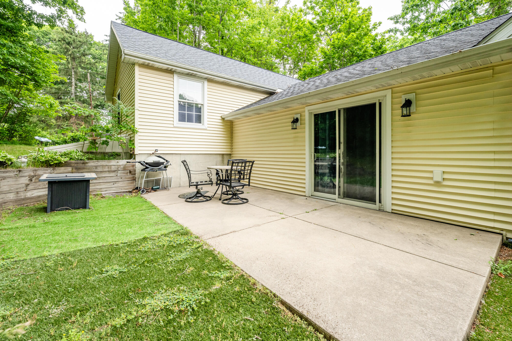 6278 Harrison Street Coloma MI 49038