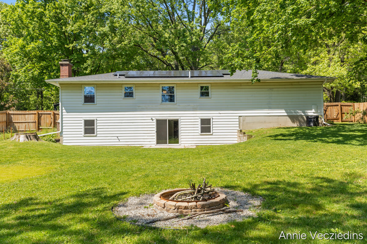 4696 Shank Street NE Rockford MI 49341