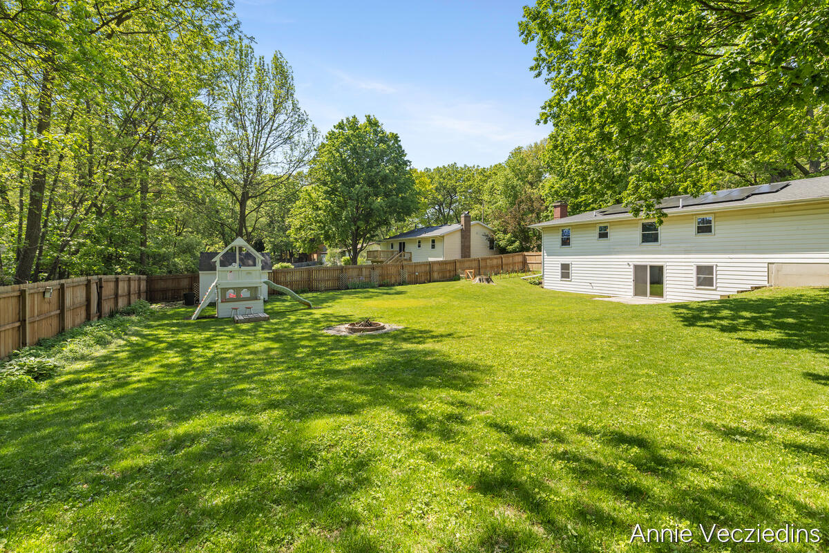 4696 Shank Street NE Rockford MI 49341