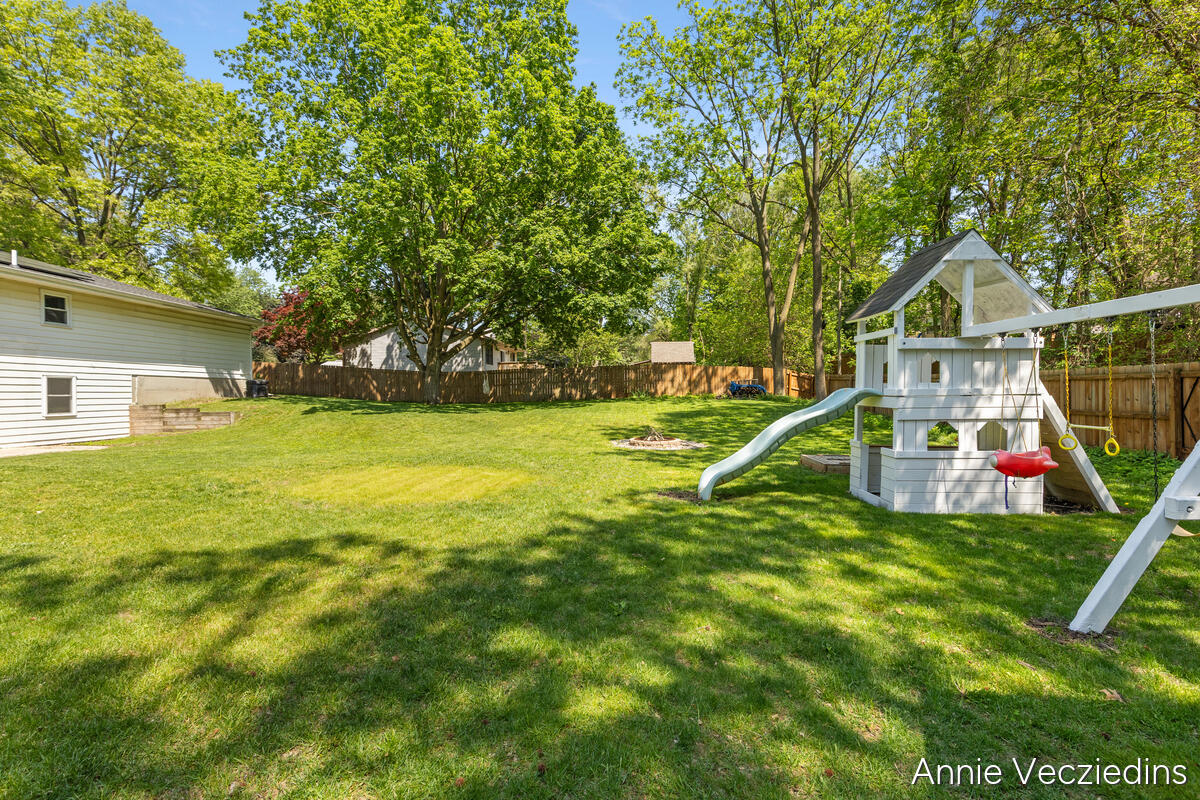 4696 Shank Street NE Rockford MI 49341
