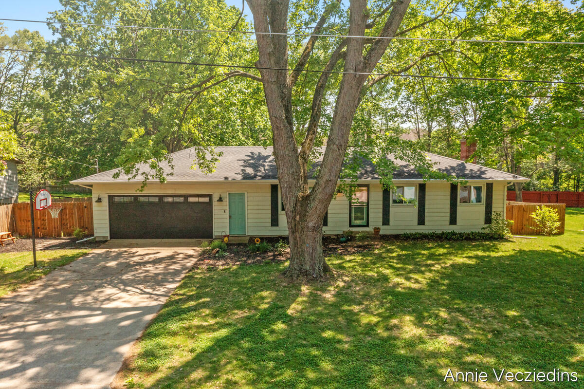 4696 Shank Street NE Rockford MI 49341