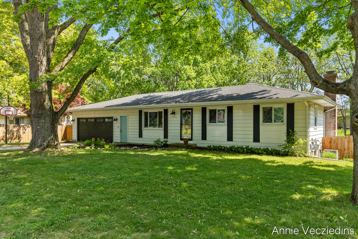 4696 Shank Street NE Rockford MI 49341