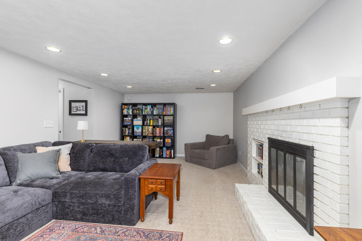 2121 Timberview Drive NE Grand Rapids MI 49525