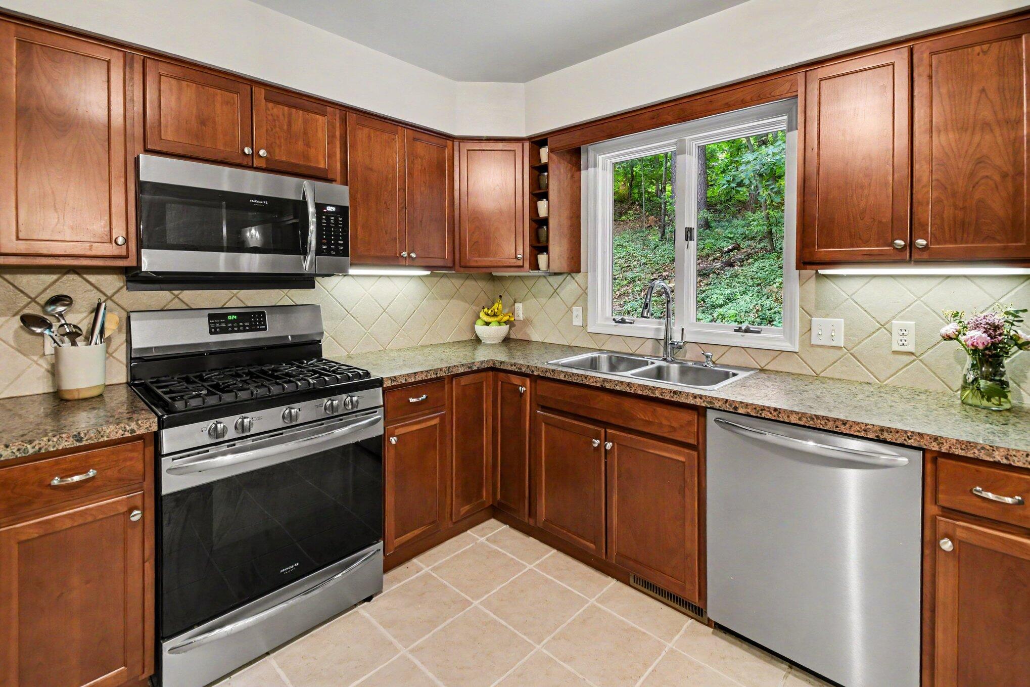 2121 Timberview Drive NE Grand Rapids MI 49525