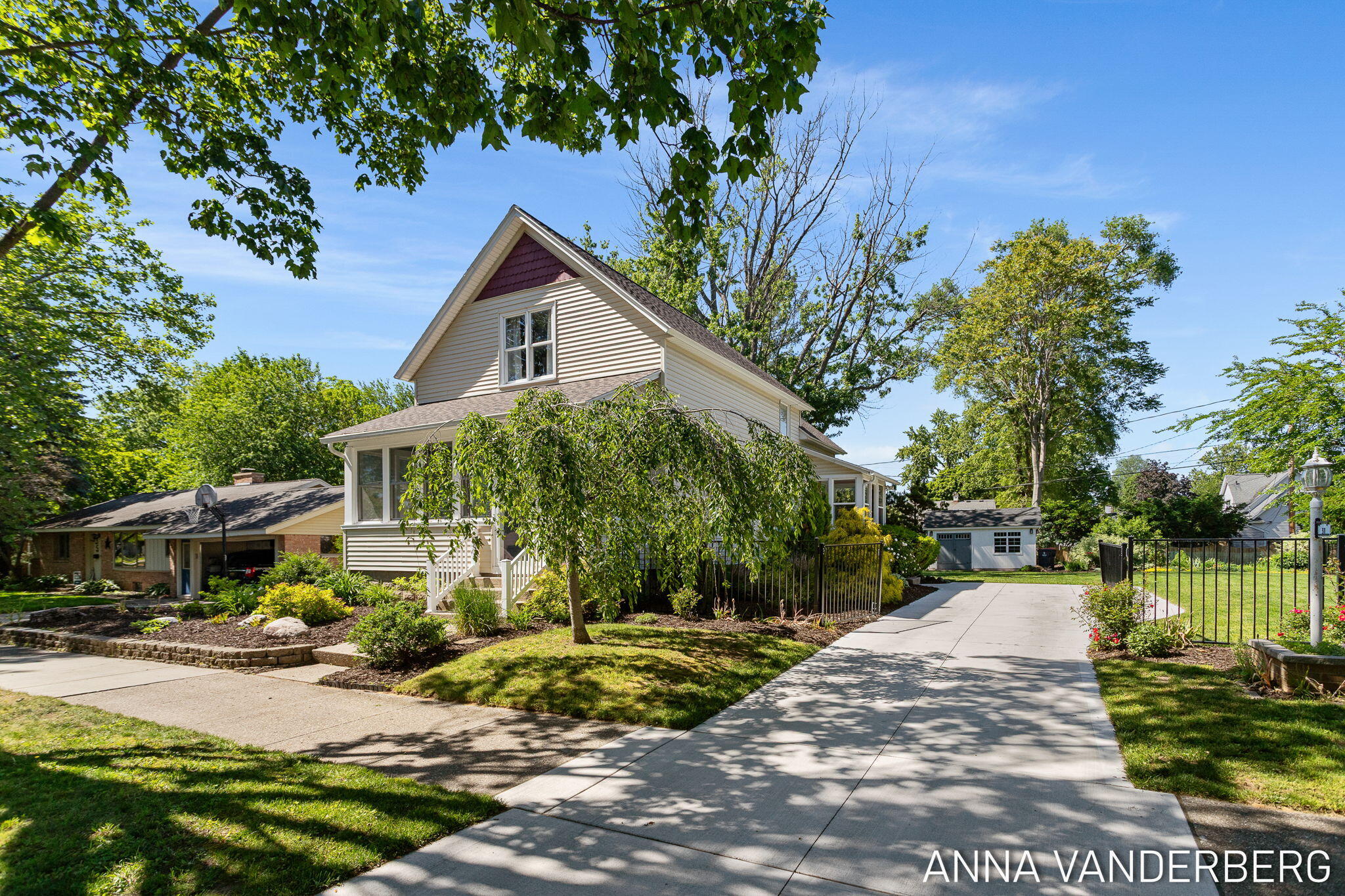 31 W 28th Street Holland MI 49423