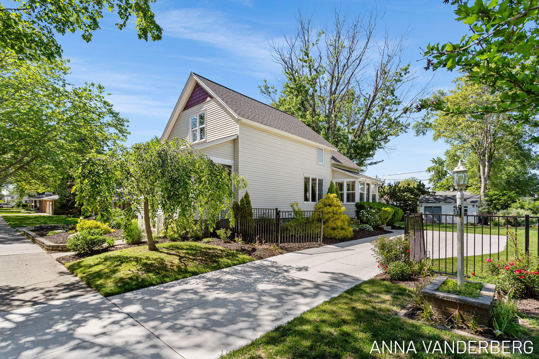 31 W 28th Street Holland MI 49423