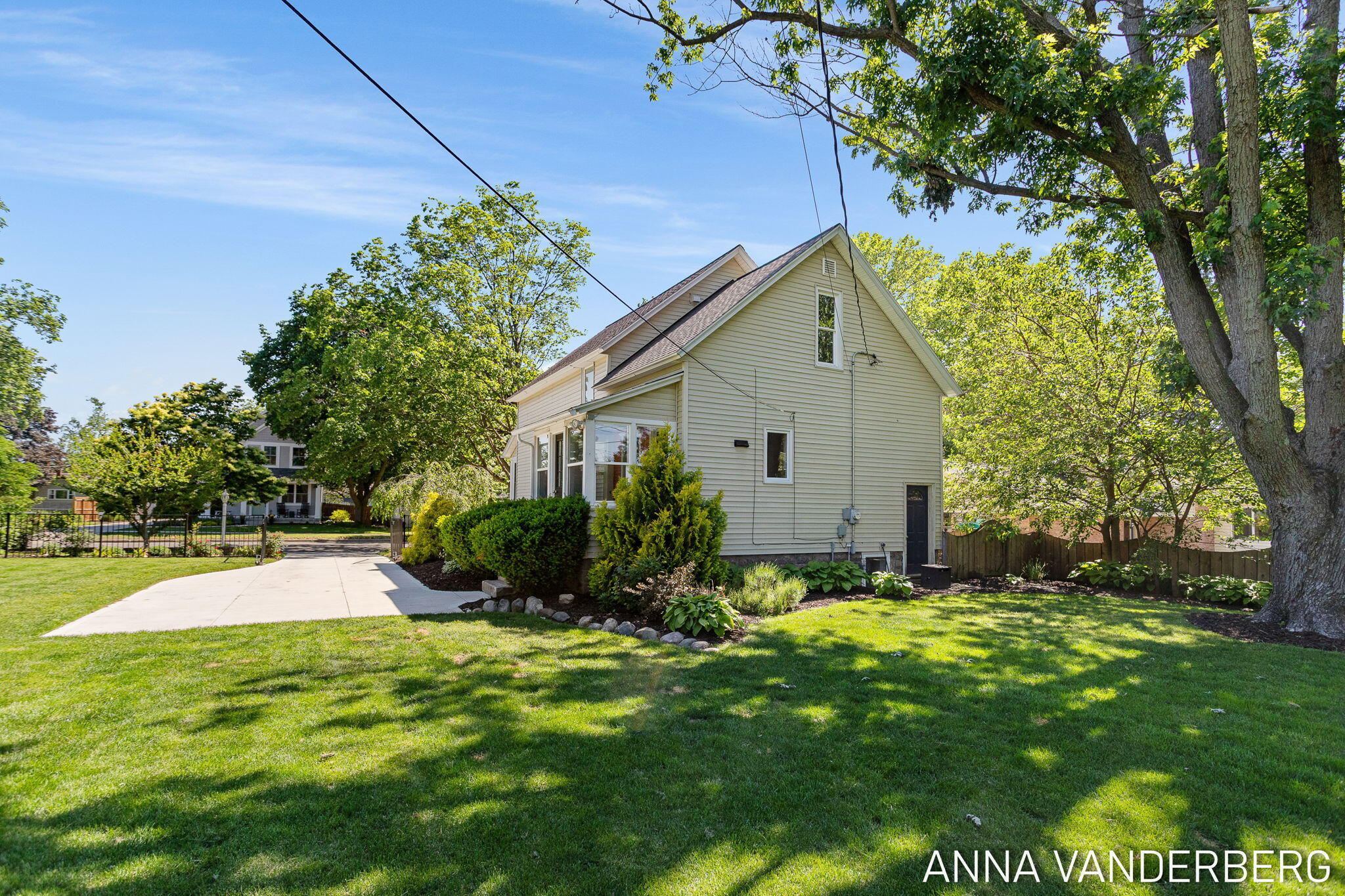 31 W 28th Street Holland MI 49423