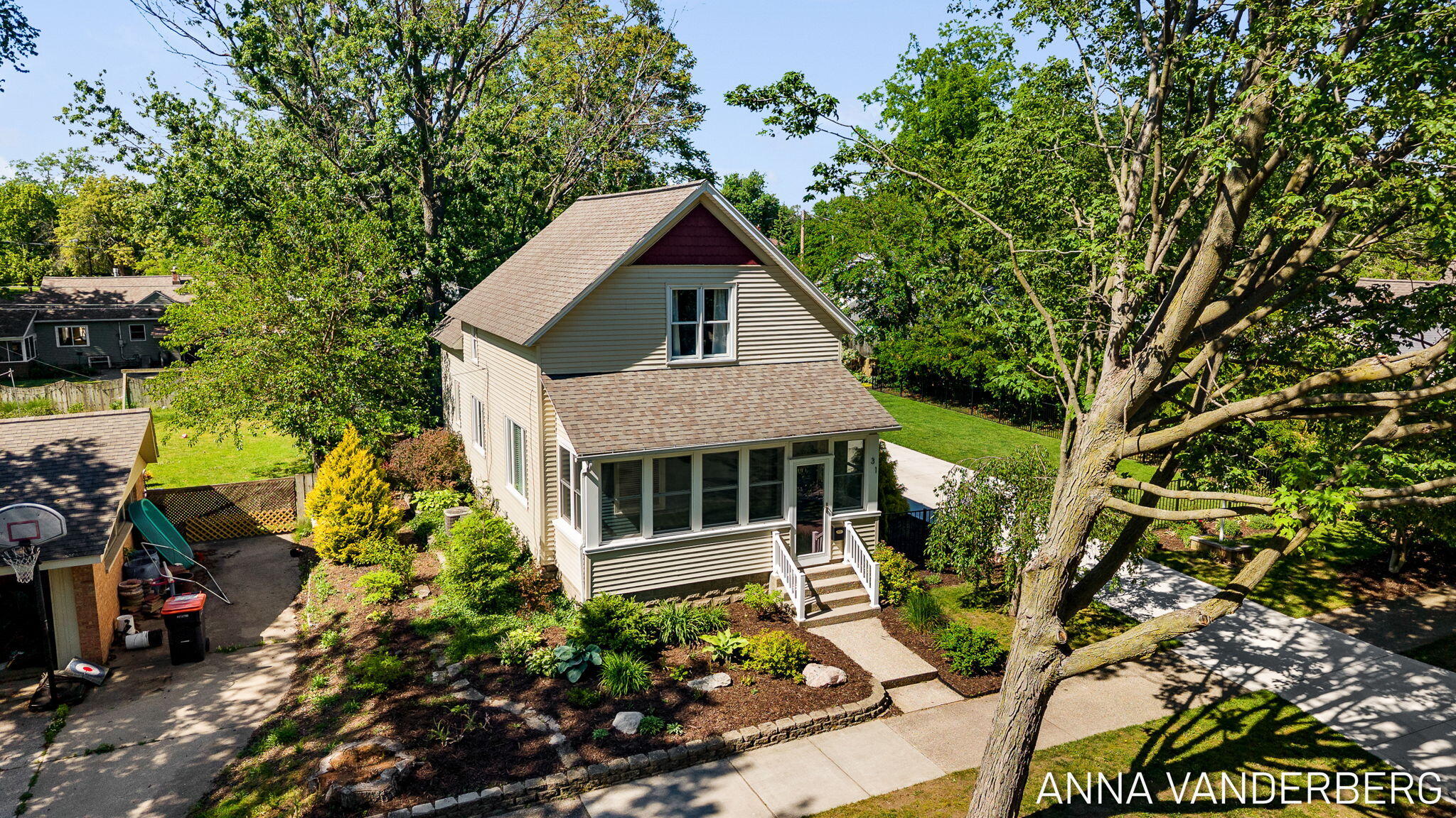 31 W 28th Street Holland MI 49423