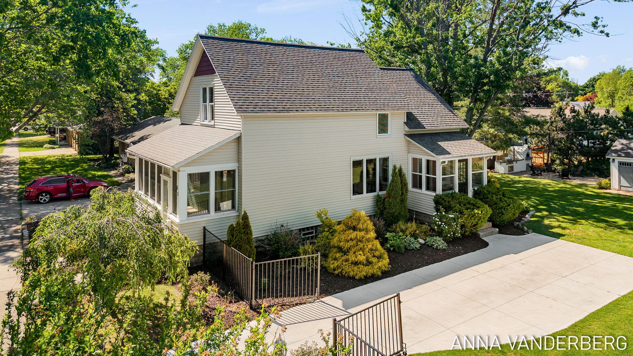 31 W 28th Street Holland MI 49423