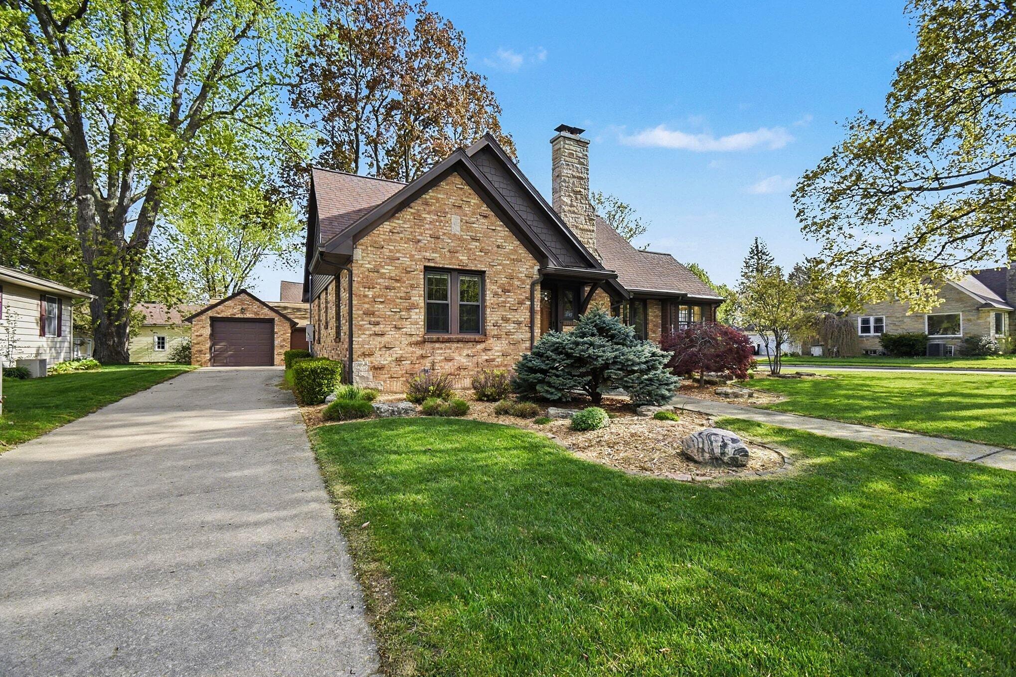 623 E Central Avenue Zeeland MI 49464