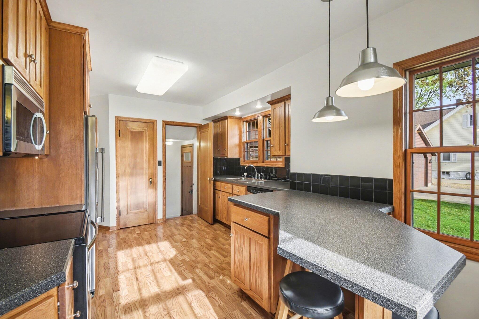 623 E Central Avenue Zeeland MI 49464