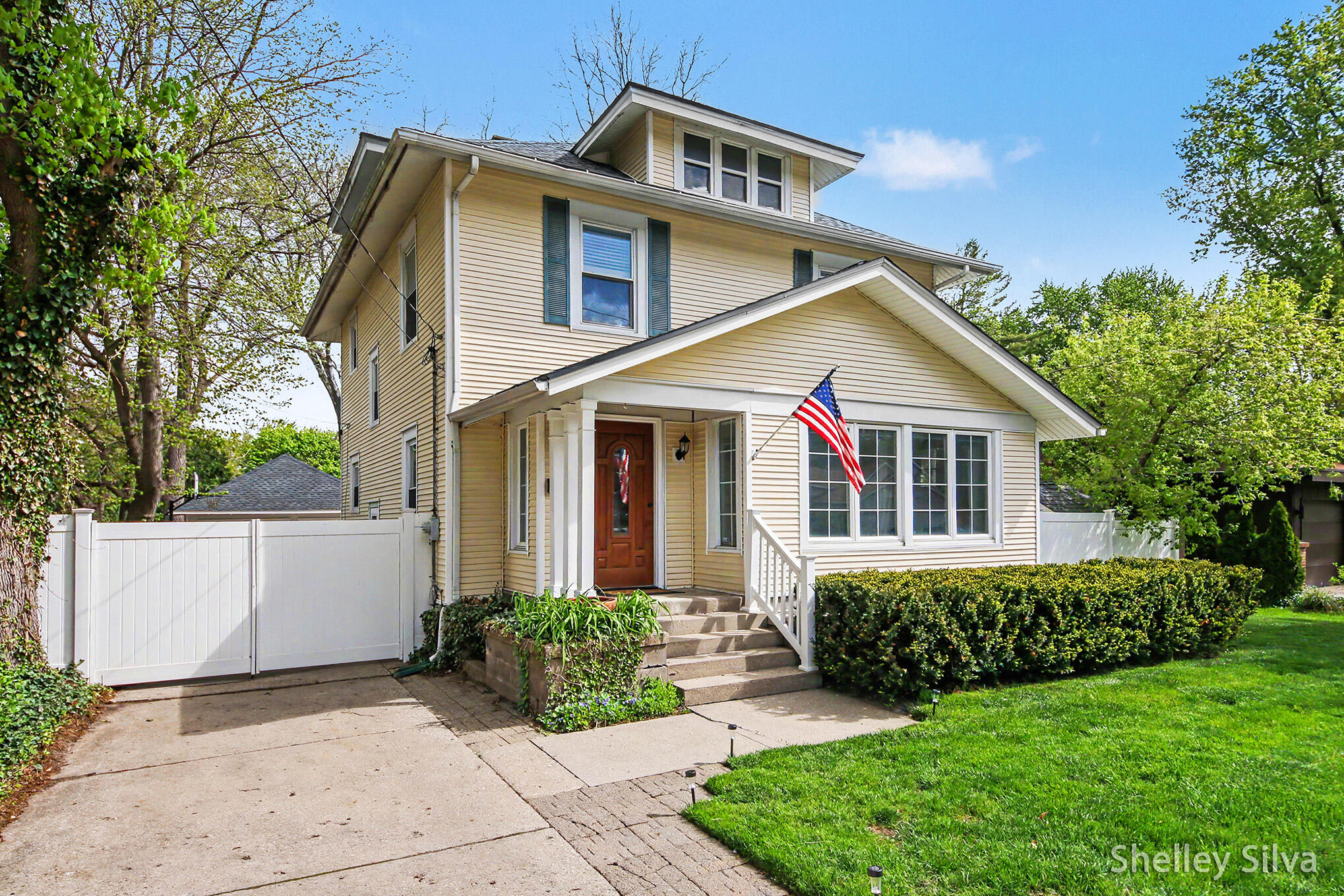 2217 Boston Street SE East Grand Rapids MI 49506