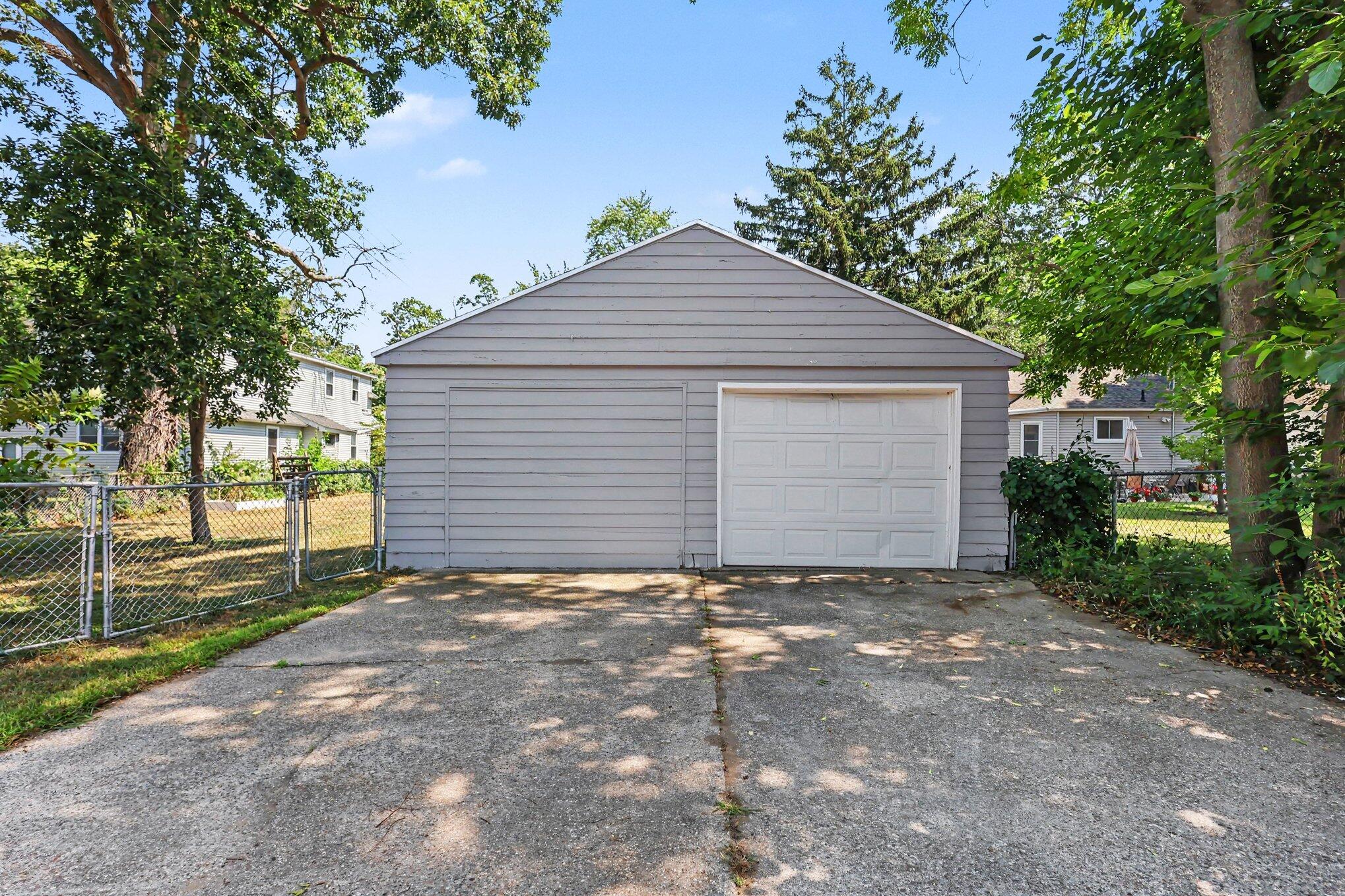 2067 Addison Street Muskegon MI 49441