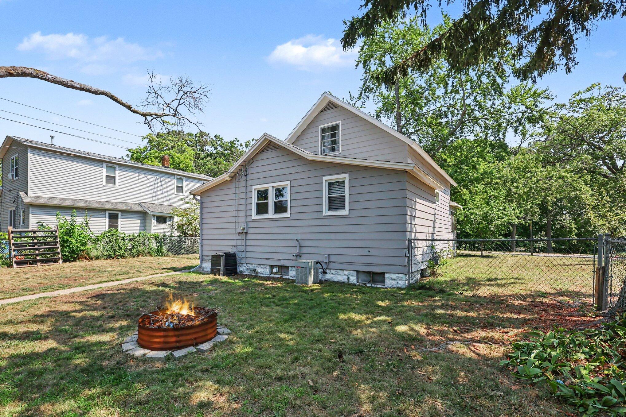 2067 Addison Street Muskegon MI 49441