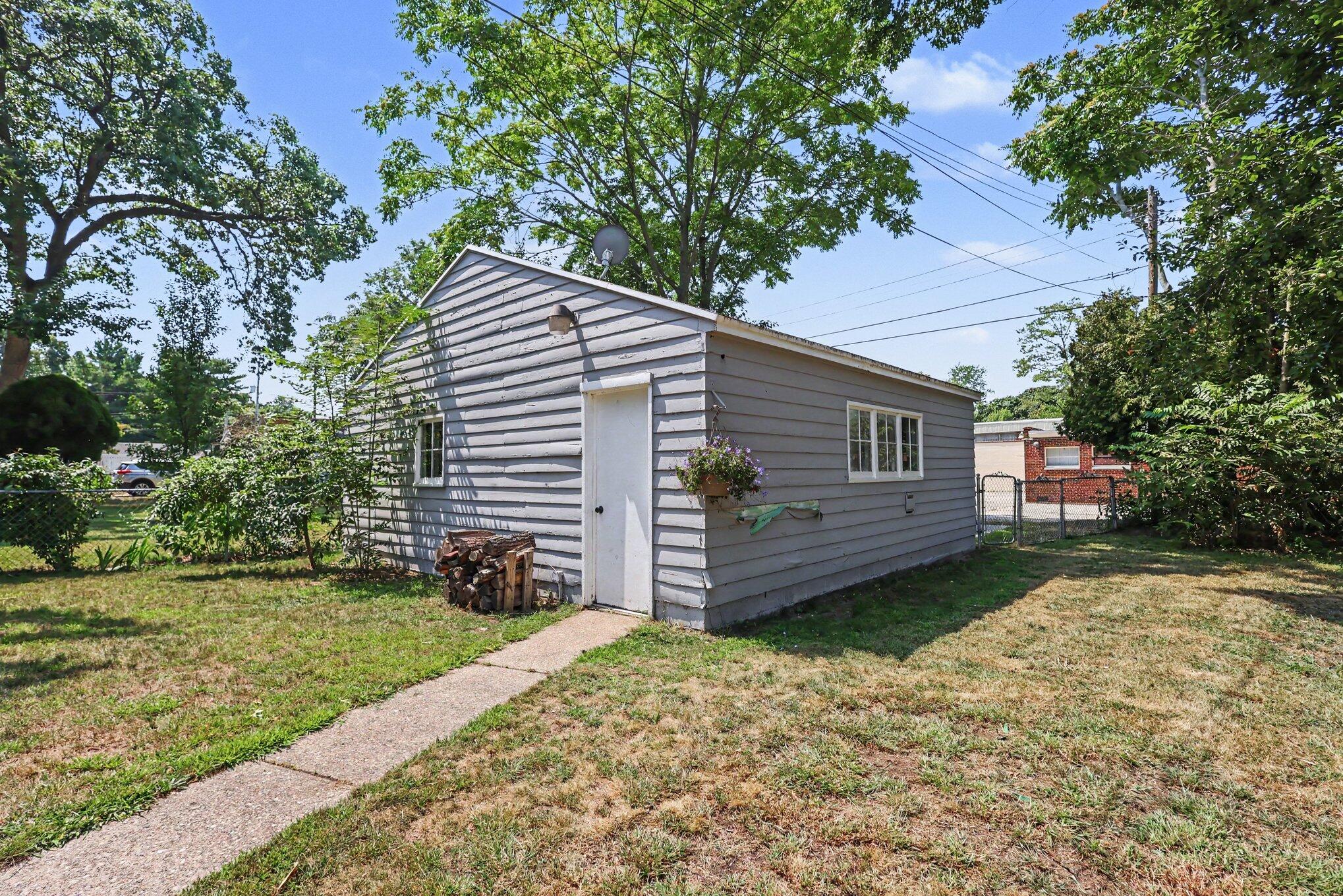 2067 Addison Street Muskegon MI 49441