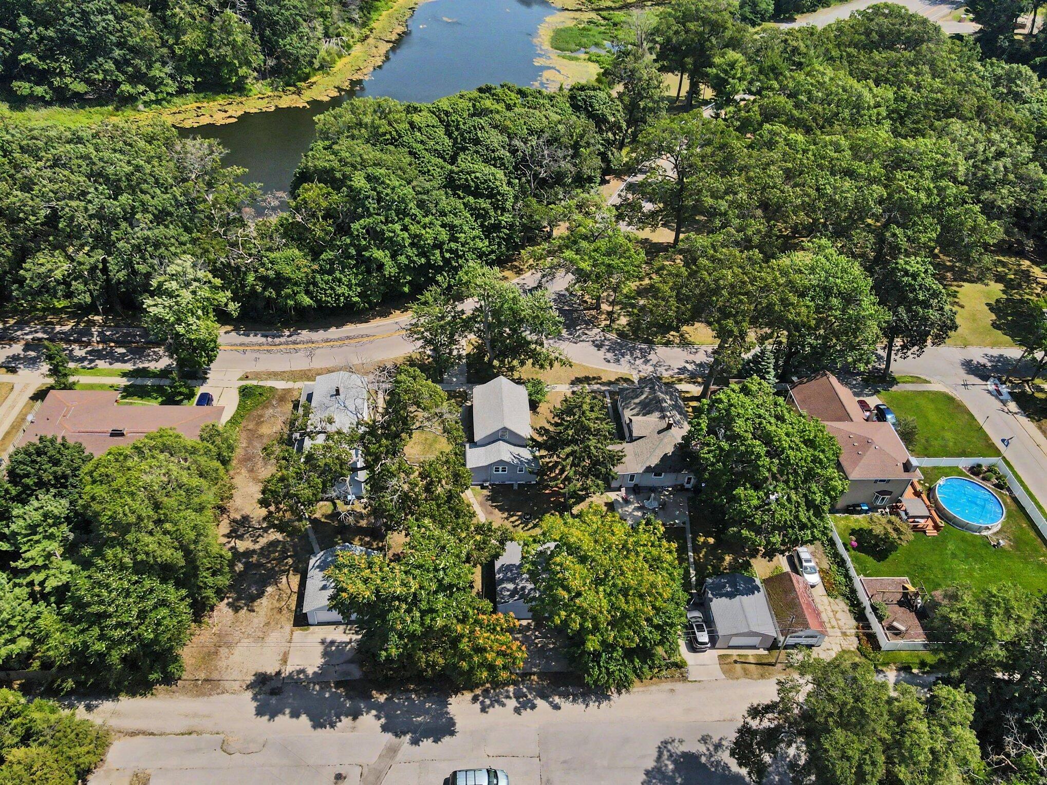 2067 Addison Street Muskegon MI 49441