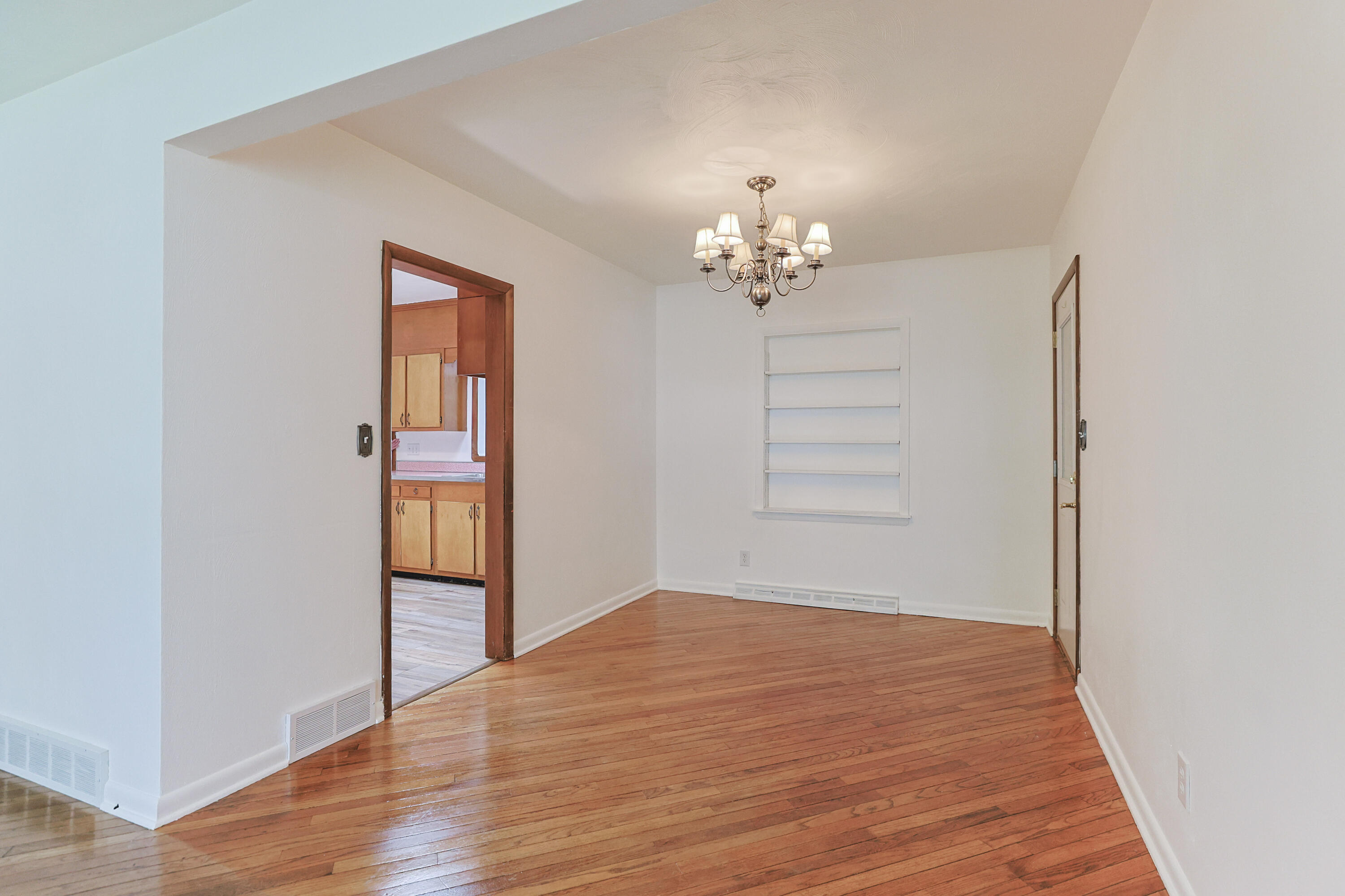 27201 Stuart Street Edwardsburg MI 49112