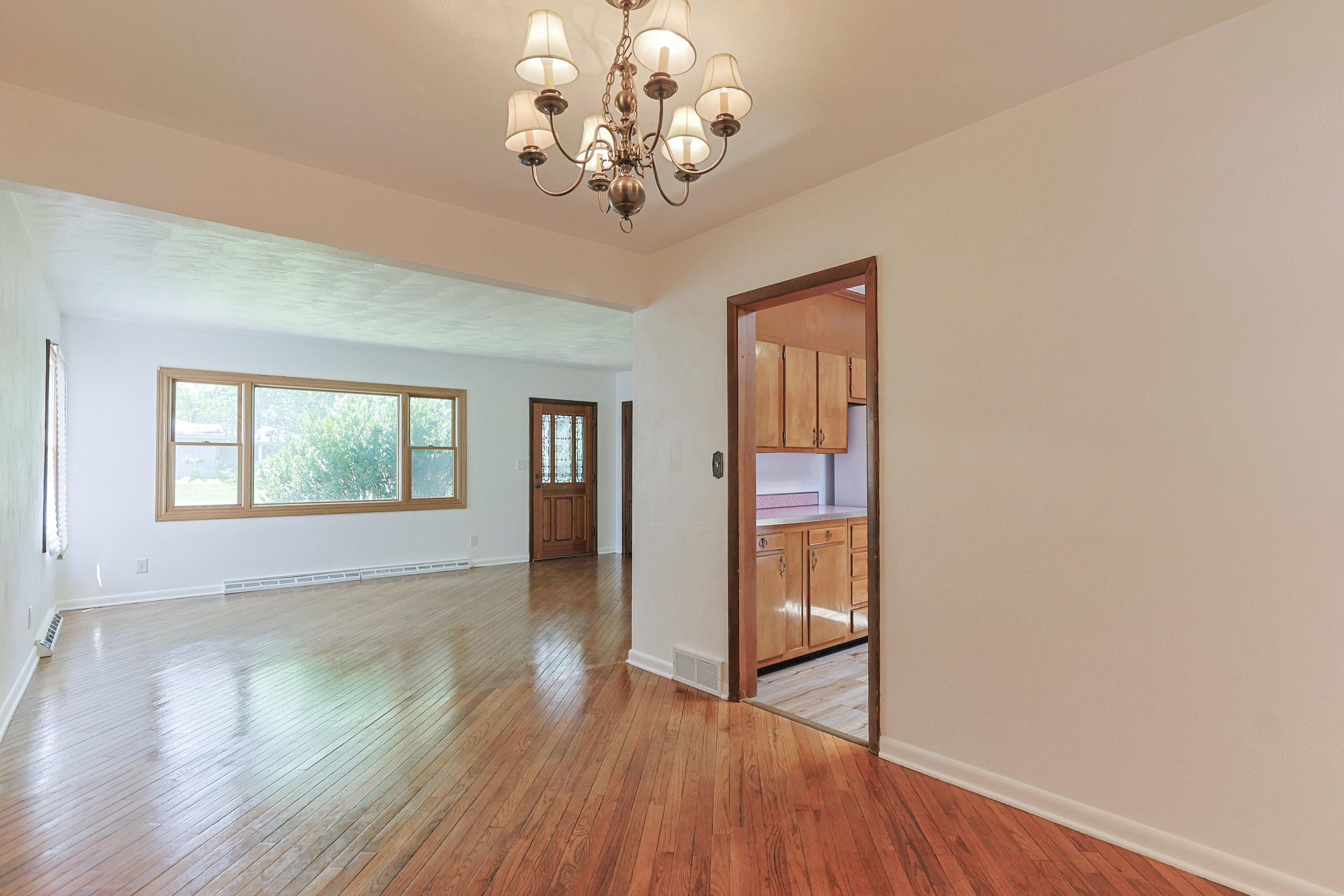 27201 Stuart Street Edwardsburg MI 49112