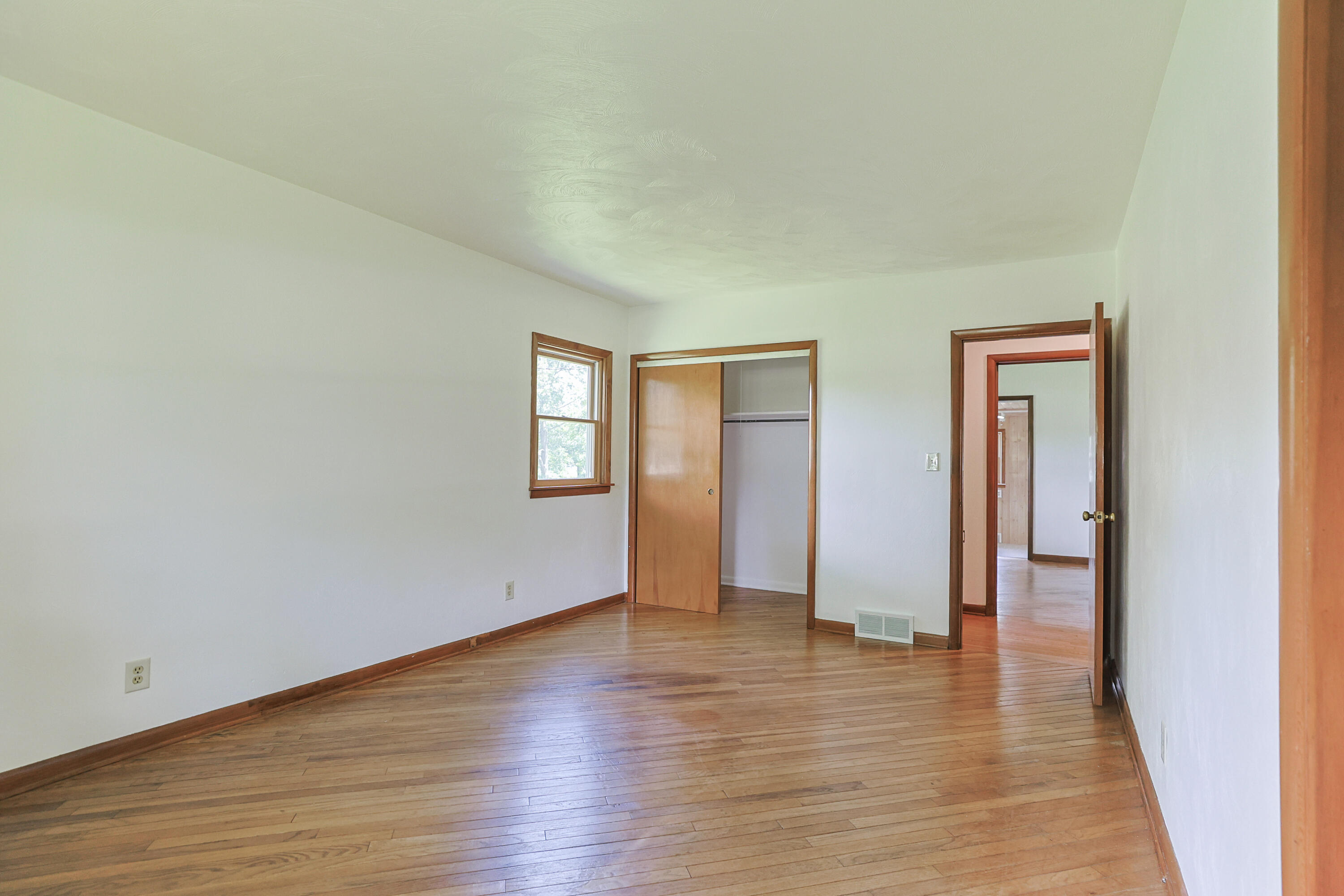 27201 Stuart Street Edwardsburg MI 49112