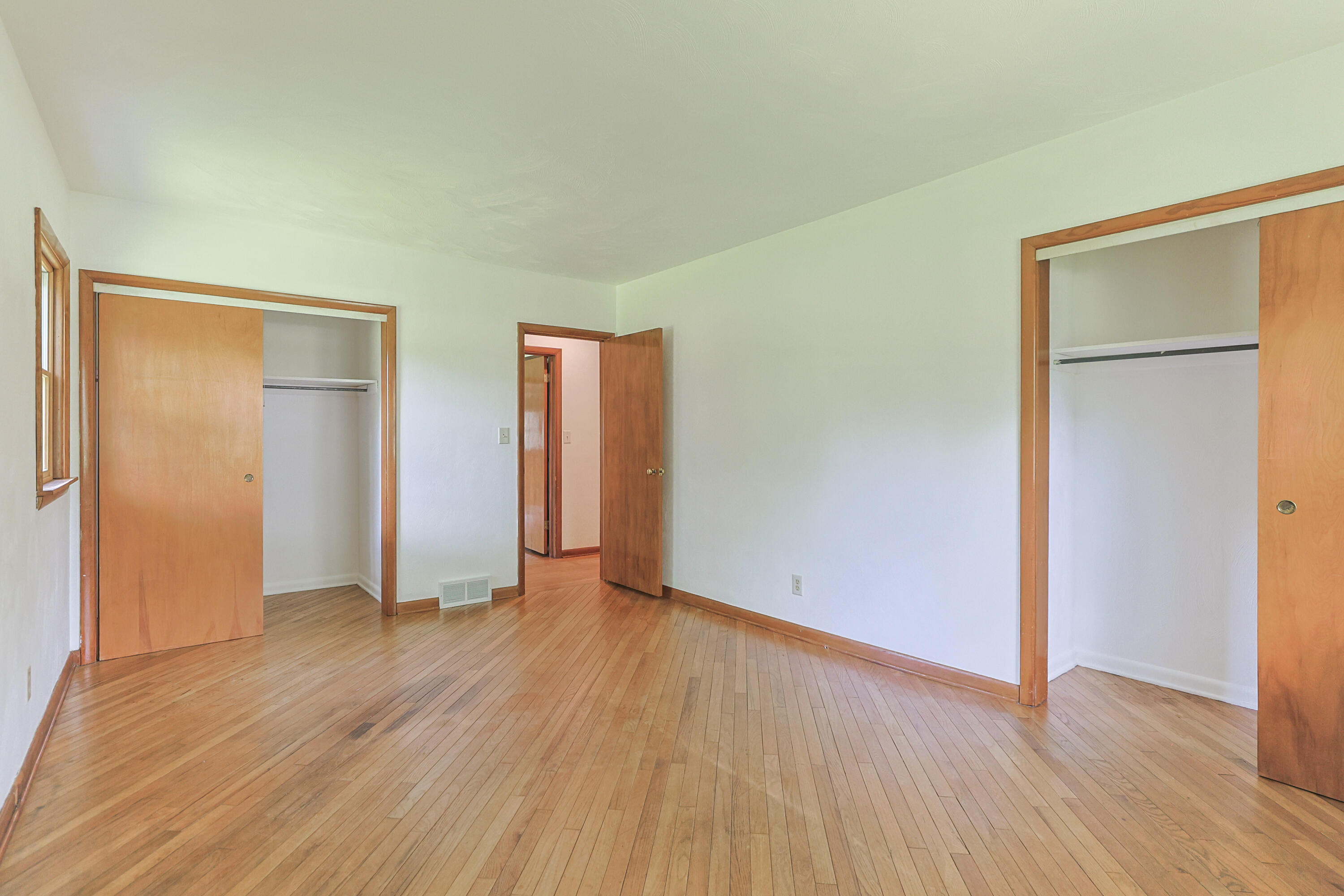 27201 Stuart Street Edwardsburg MI 49112