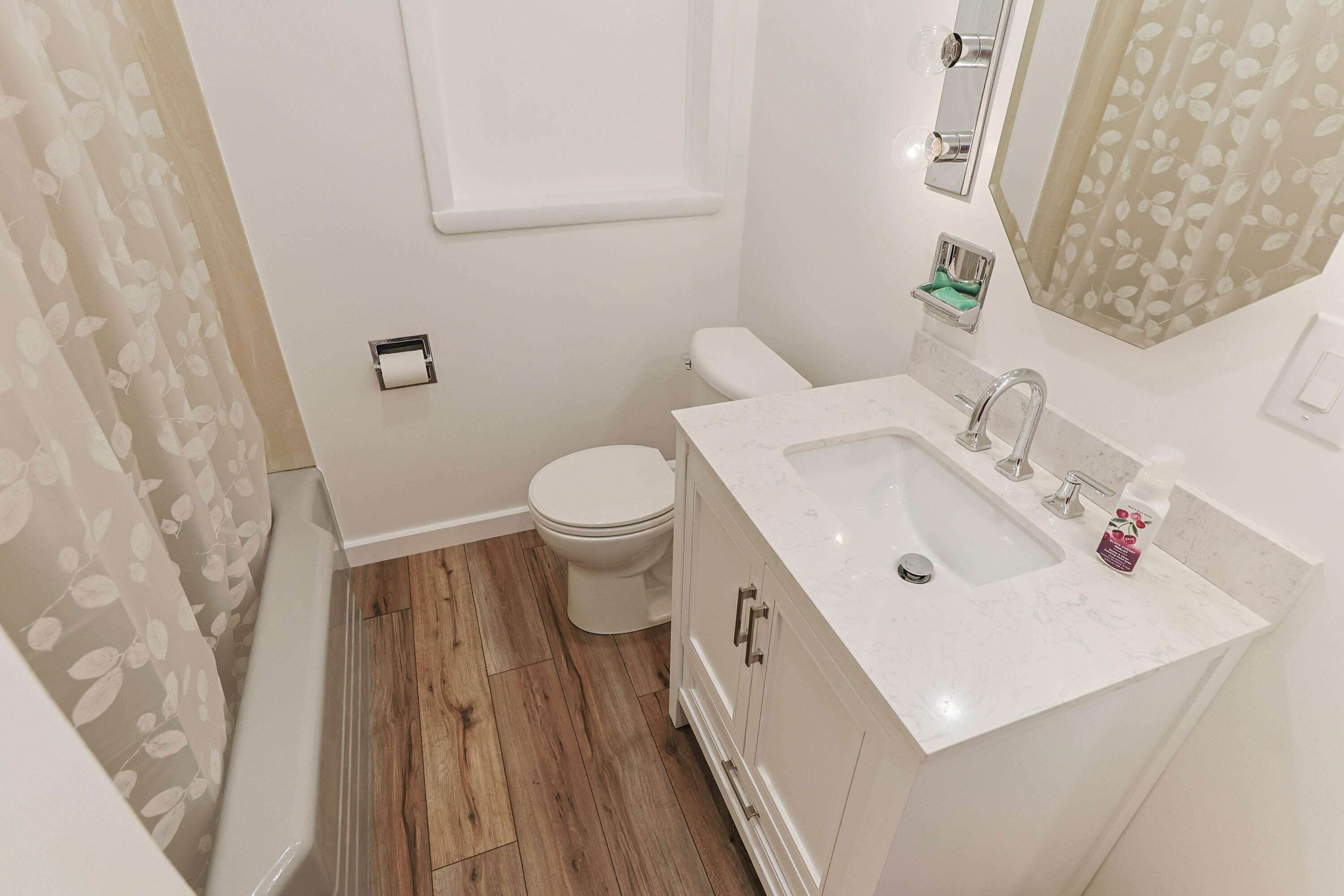 27201 Stuart Street Edwardsburg MI 49112