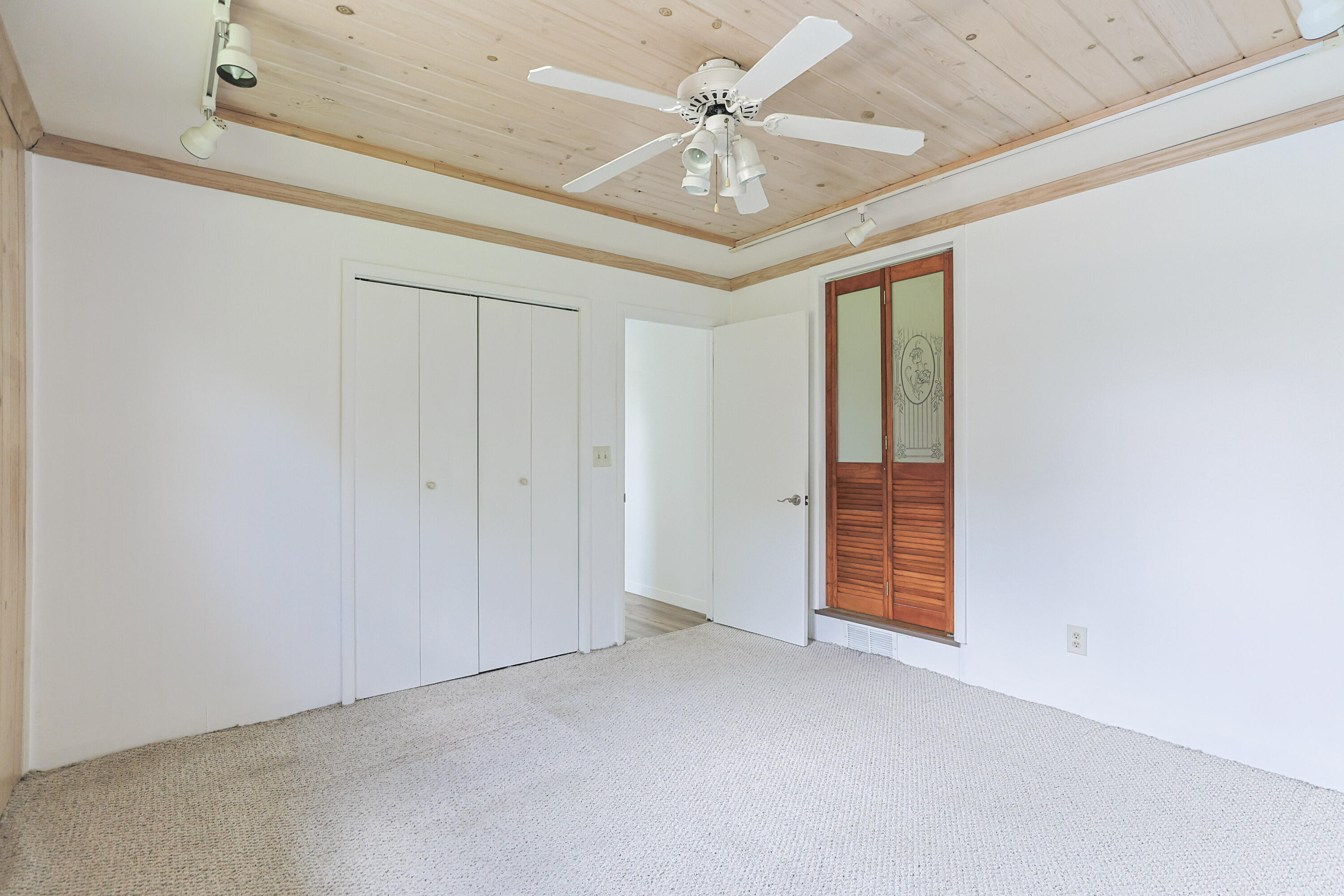 27201 Stuart Street Edwardsburg MI 49112