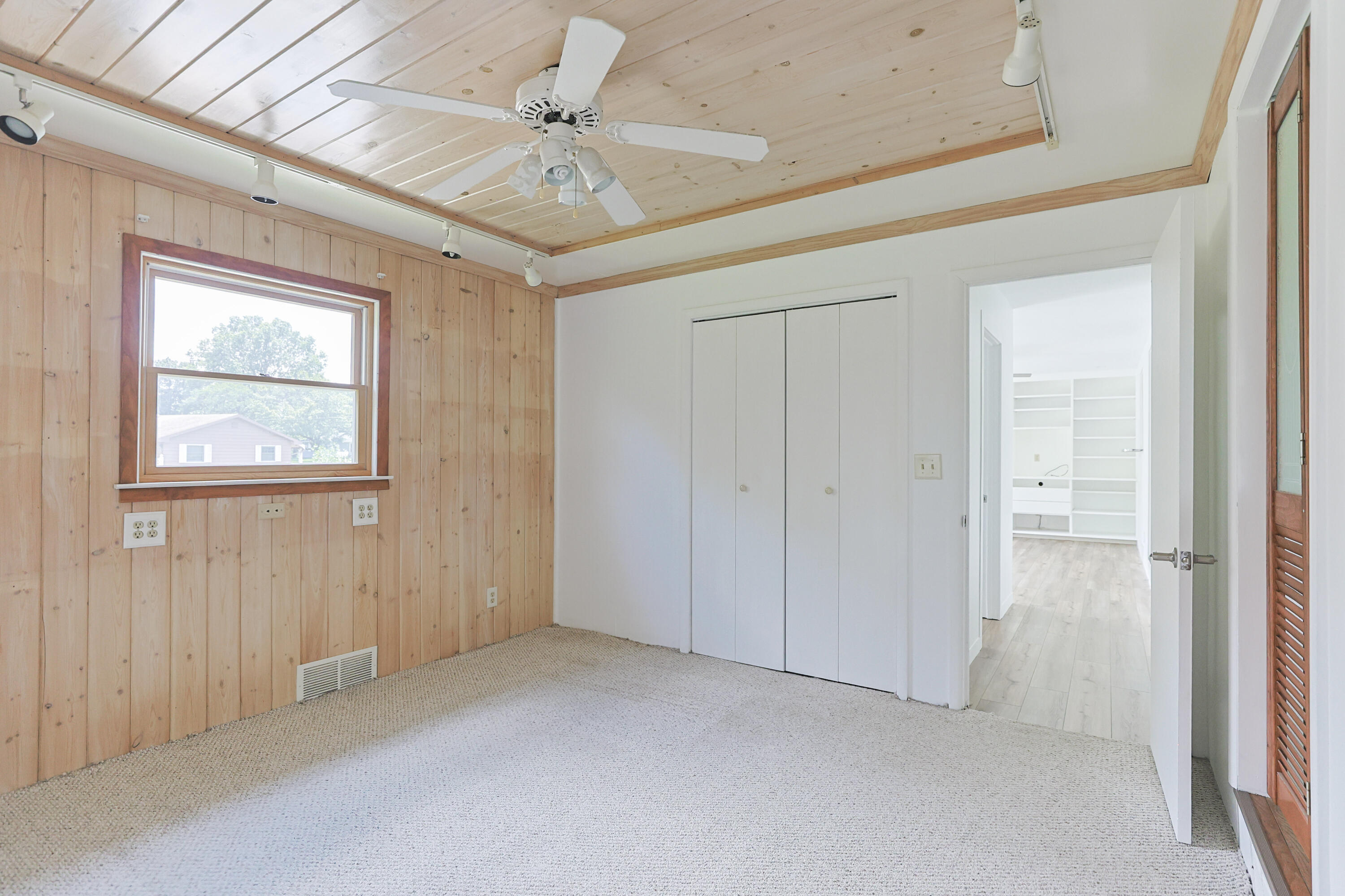 27201 Stuart Street Edwardsburg MI 49112