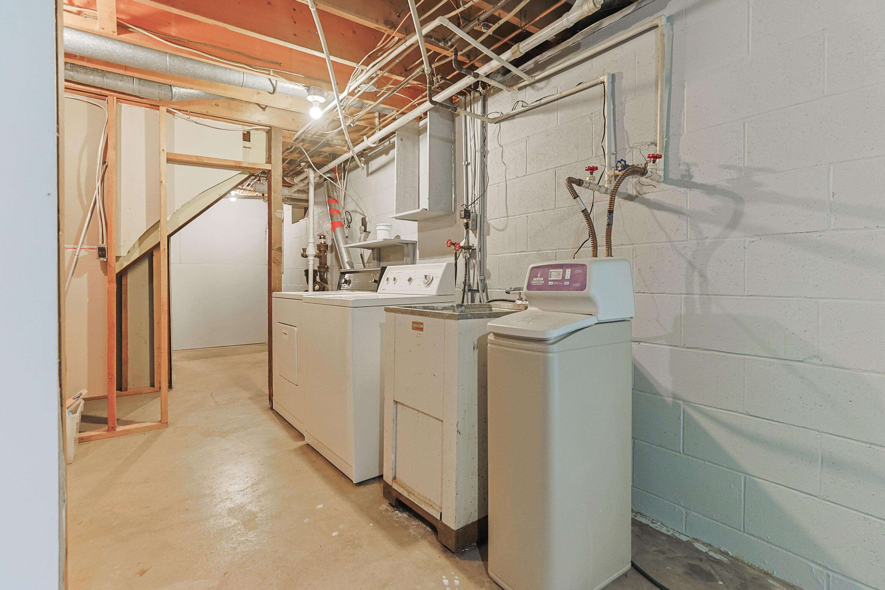 27201 Stuart Street Edwardsburg MI 49112