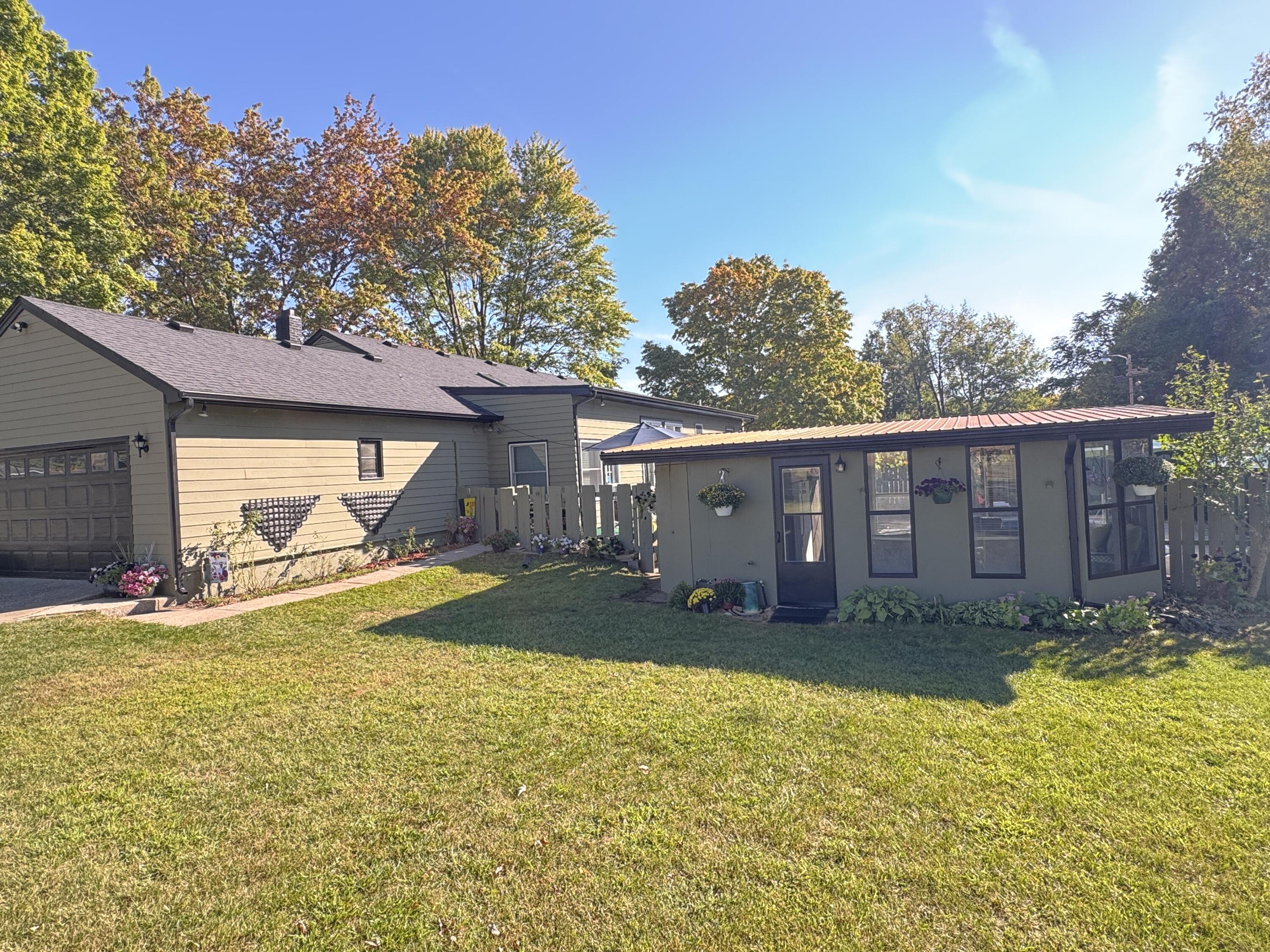 27201 Stuart Street Edwardsburg MI 49112