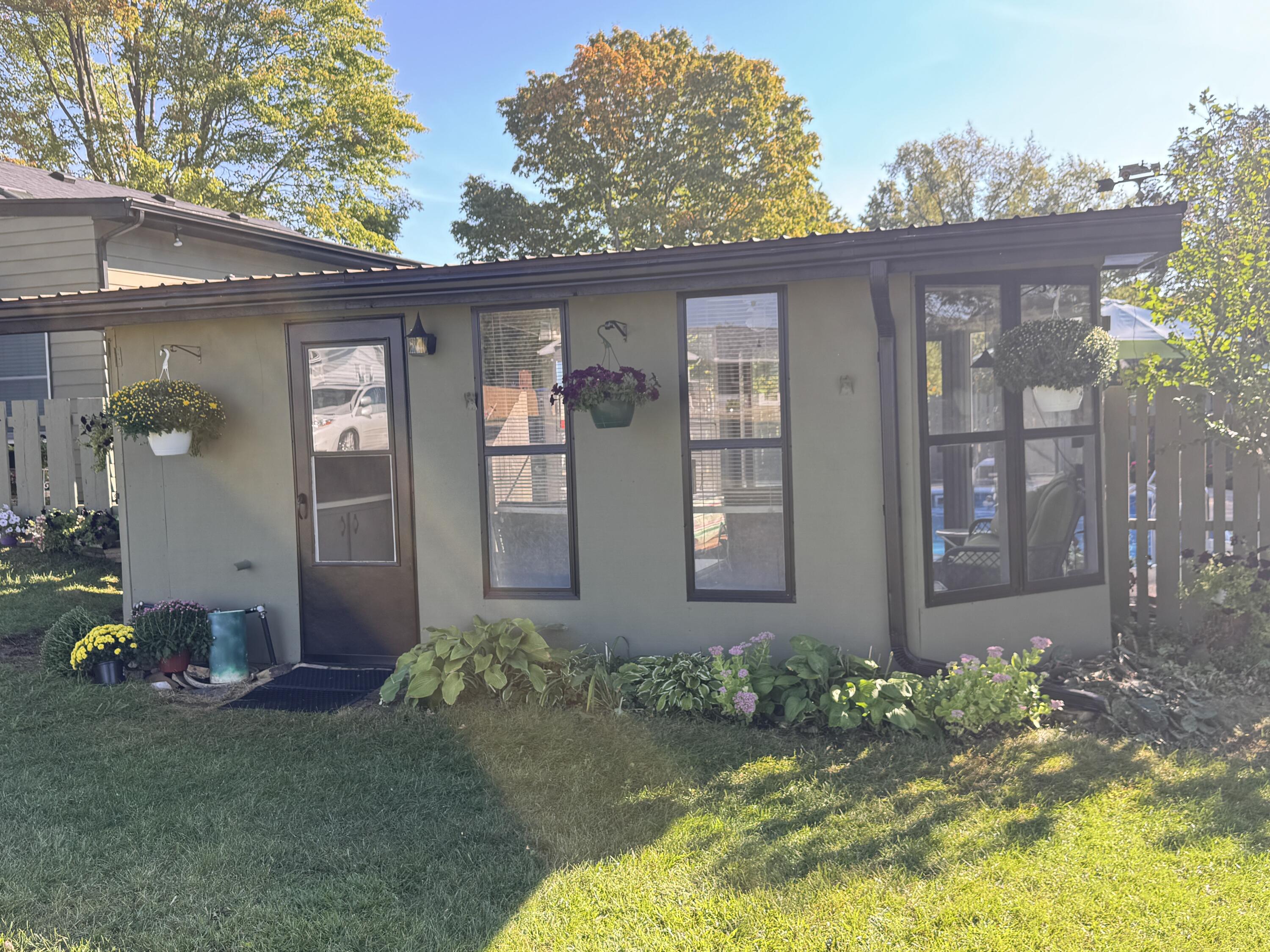 27201 Stuart Street Edwardsburg MI 49112
