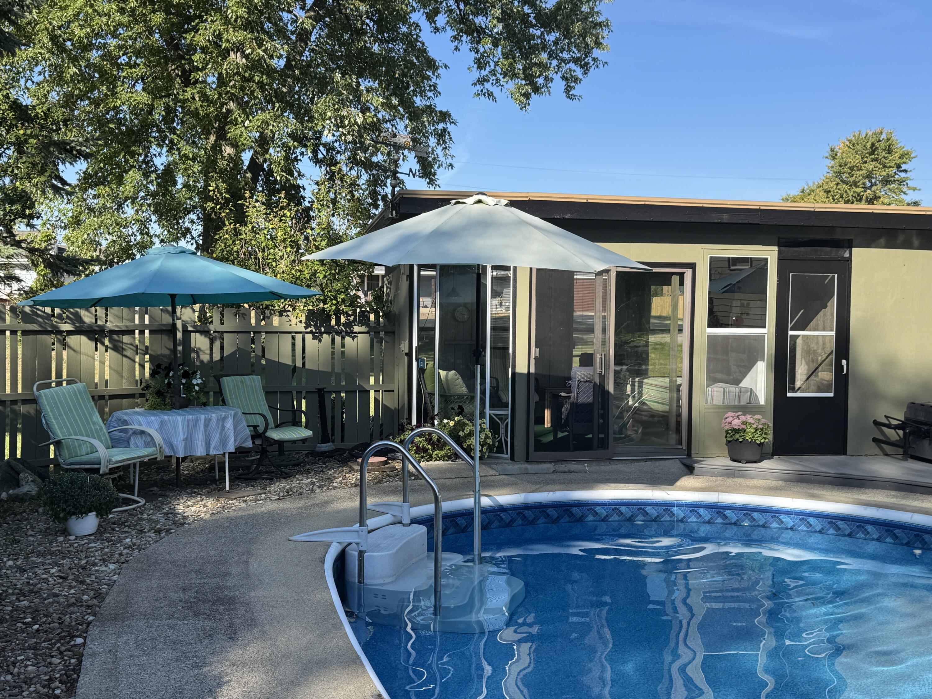 27201 Stuart Street Edwardsburg MI 49112