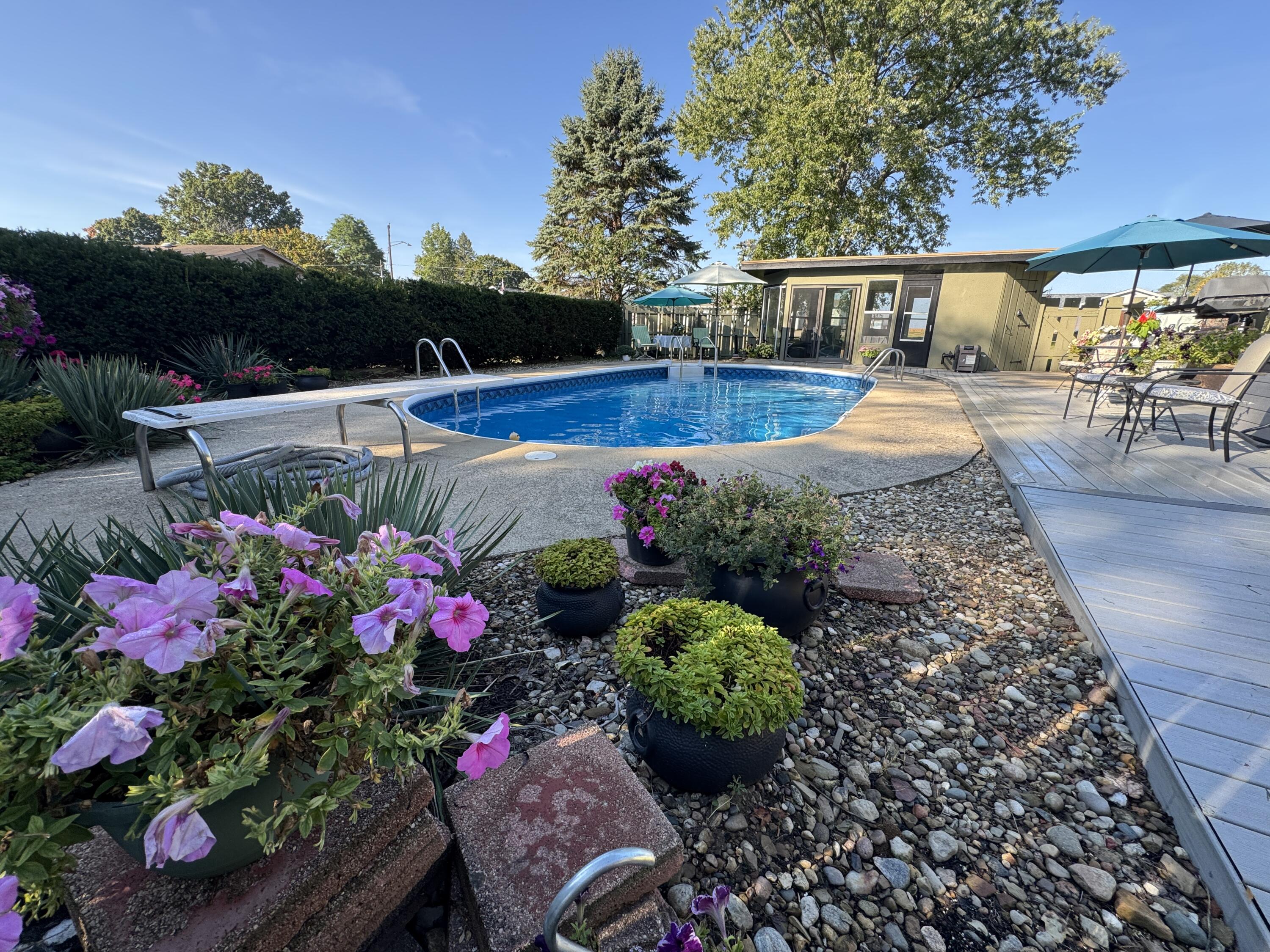 27201 Stuart Street Edwardsburg MI 49112