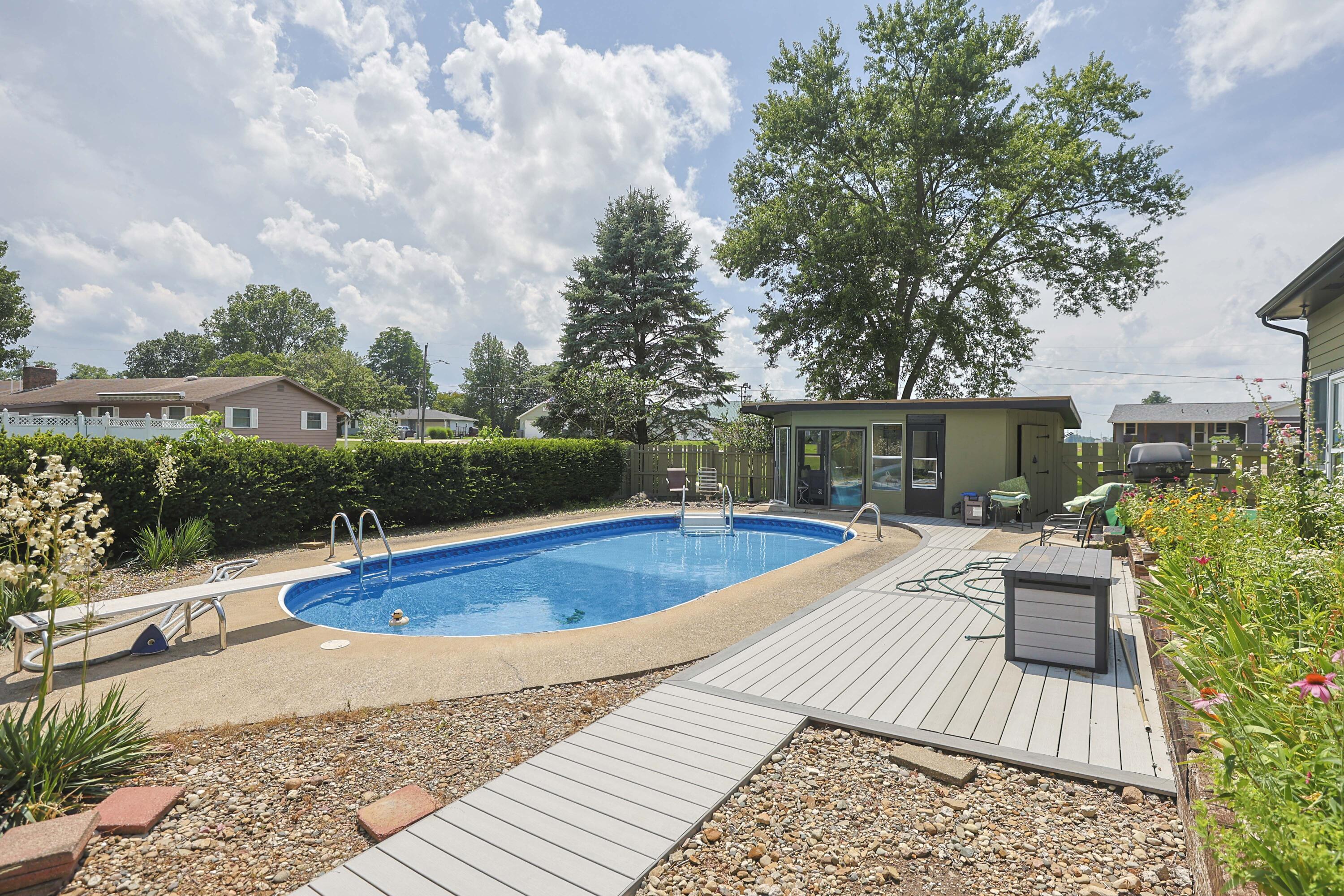 27201 Stuart Street Edwardsburg MI 49112