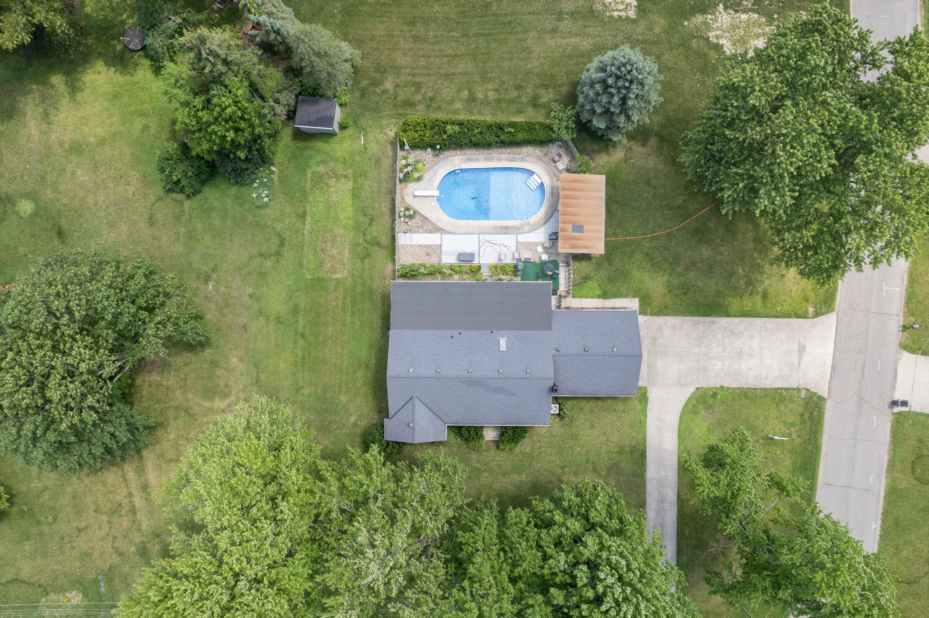 27201 Stuart Street Edwardsburg MI 49112