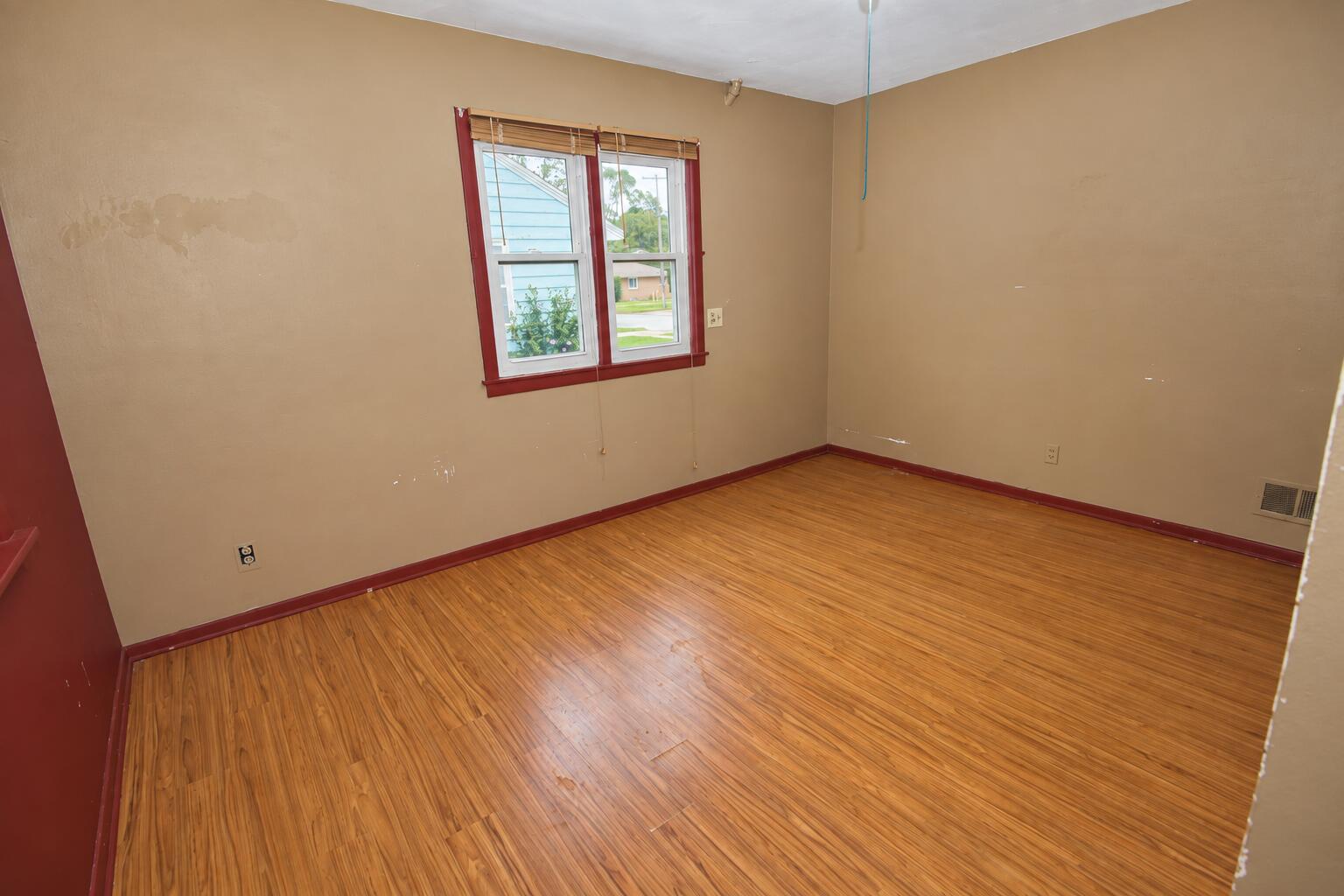 1236 E Isabella Avenue Muskegon MI 49442