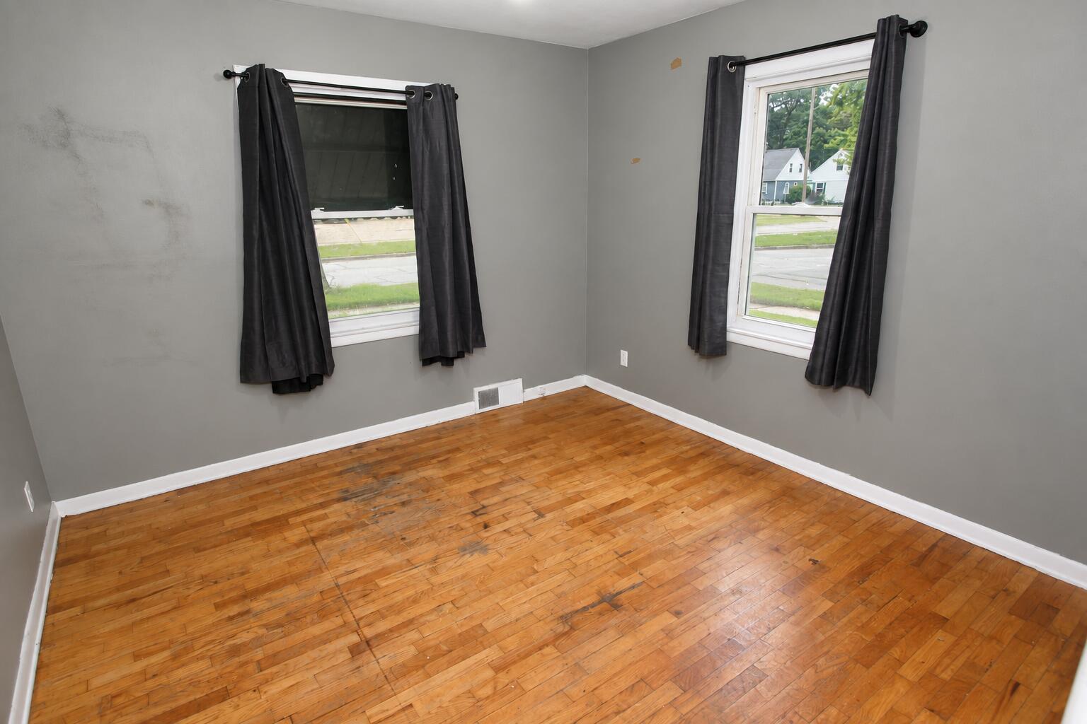 1236 E Isabella Avenue Muskegon MI 49442