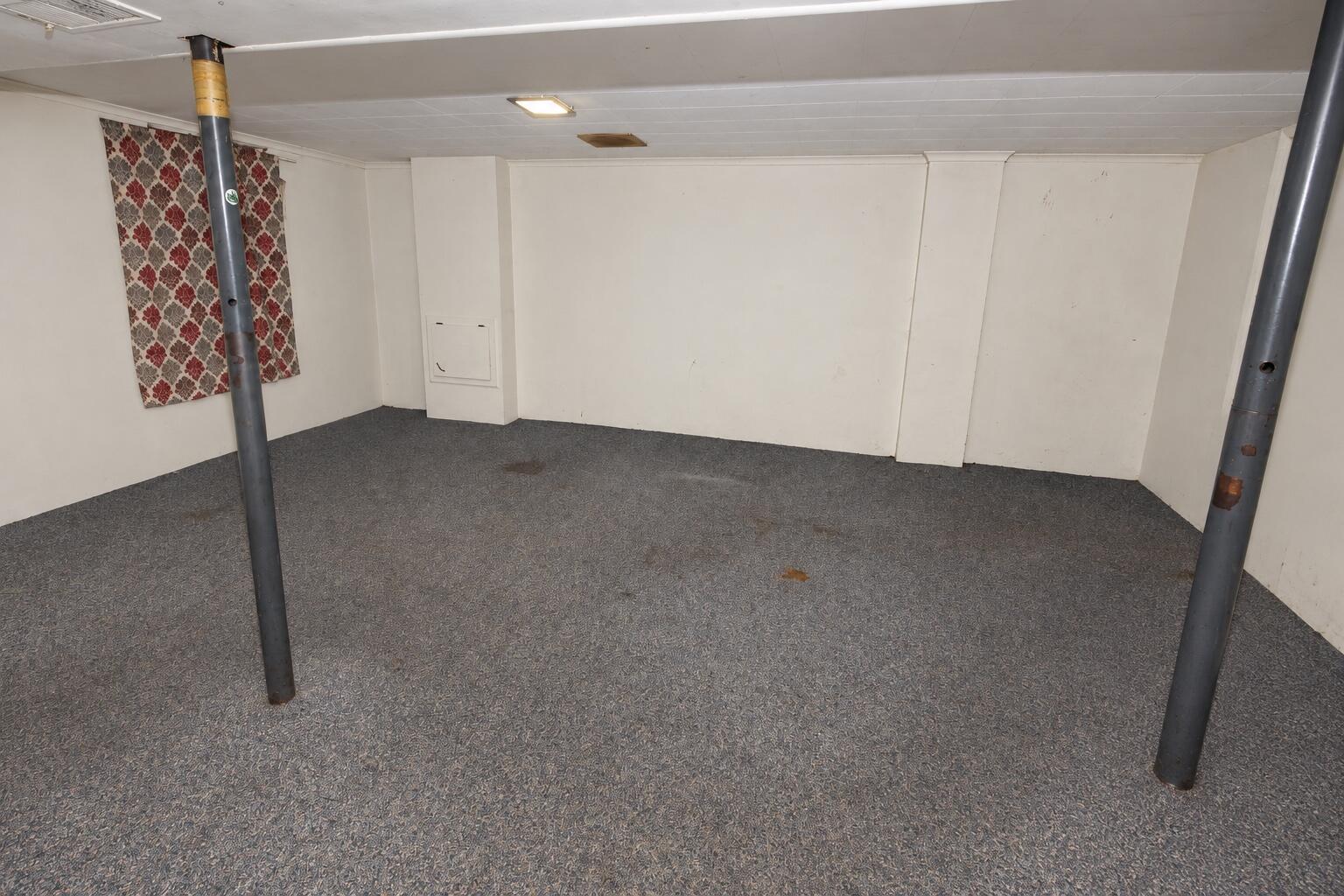 1236 E Isabella Avenue Muskegon MI 49442